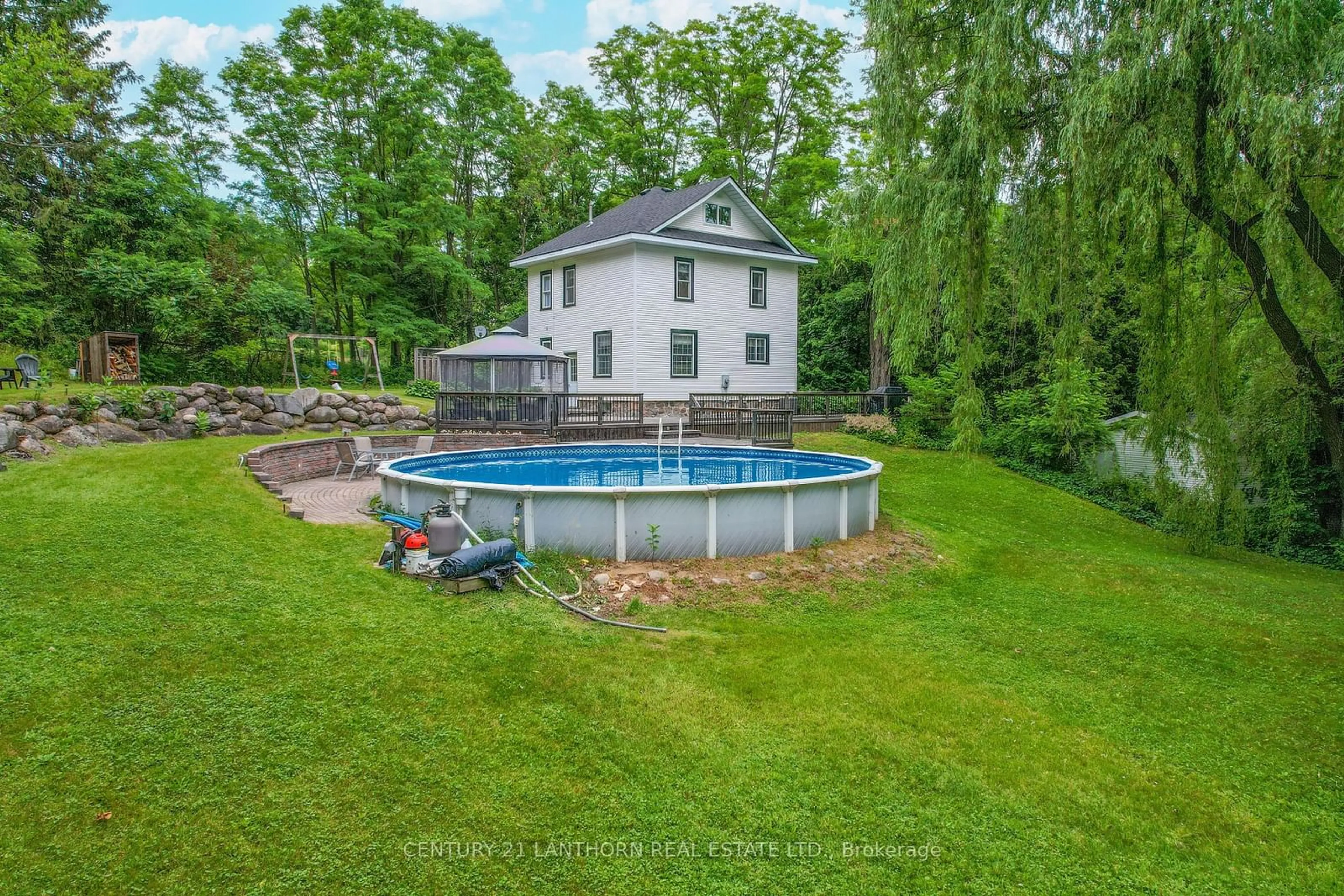 Indoor or outdoor pool for 114 Bullis Rd, Brighton Ontario K0K 1H0