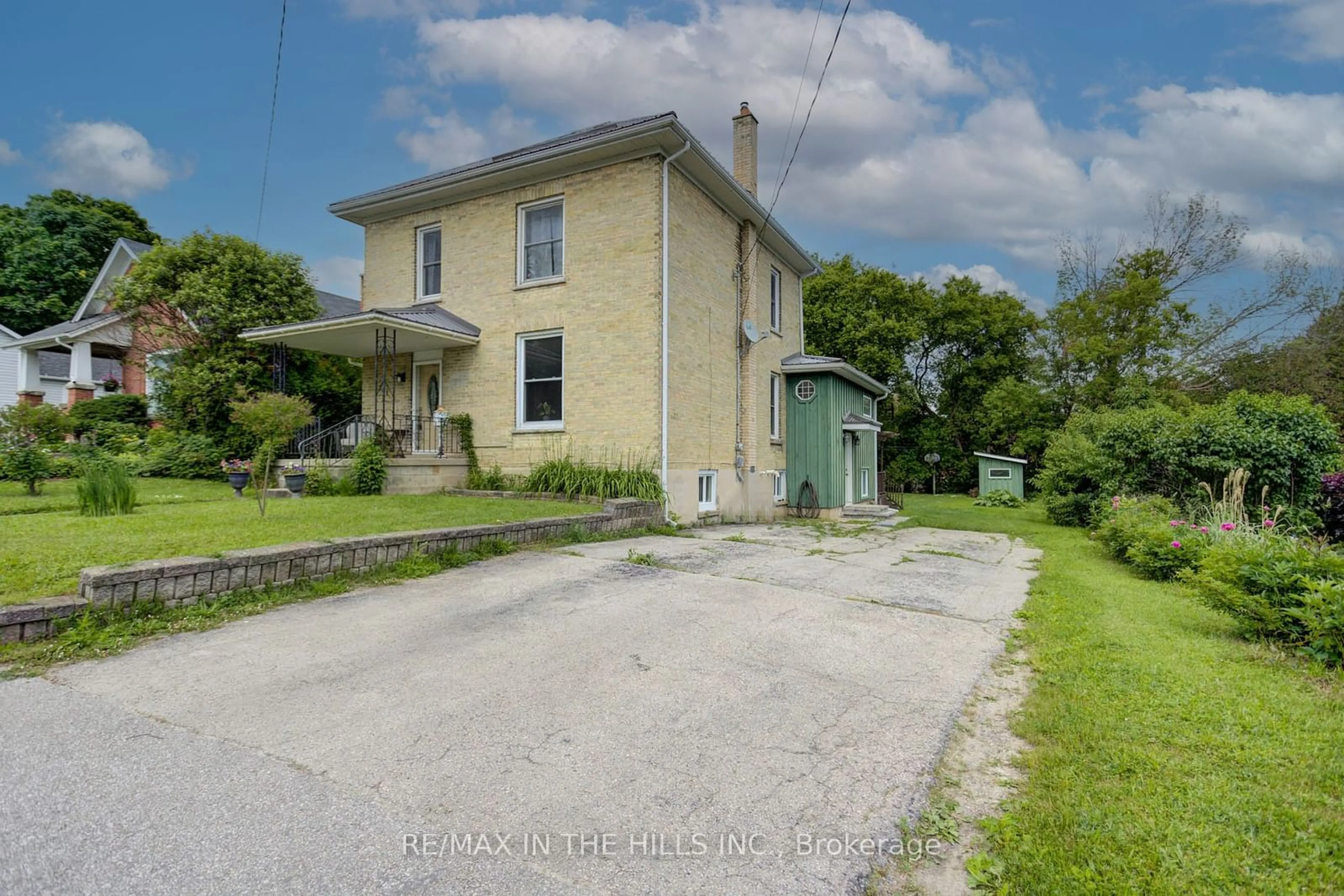Frontside or backside of a home for 141 Elgin St, West Grey Ontario N0G 1R0