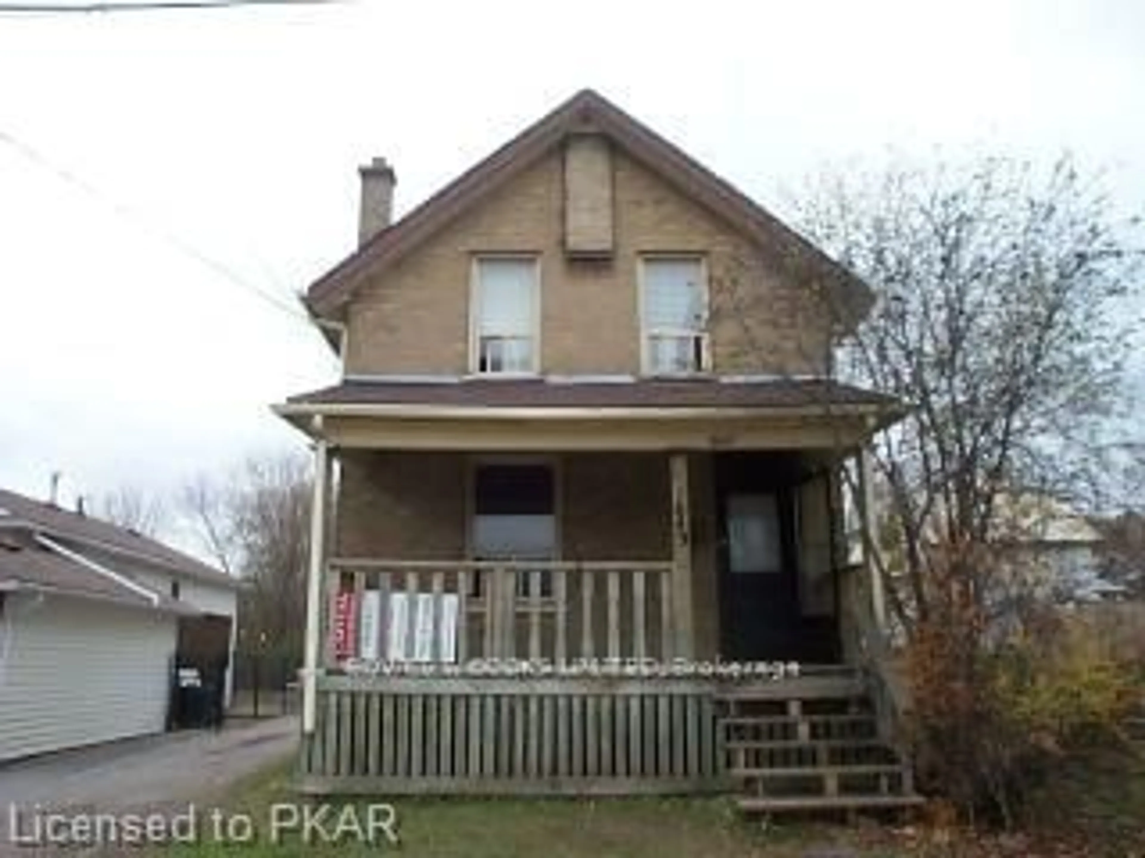 Frontside or backside of a home for 1049 High St, Peterborough Ontario K9J 5R8
