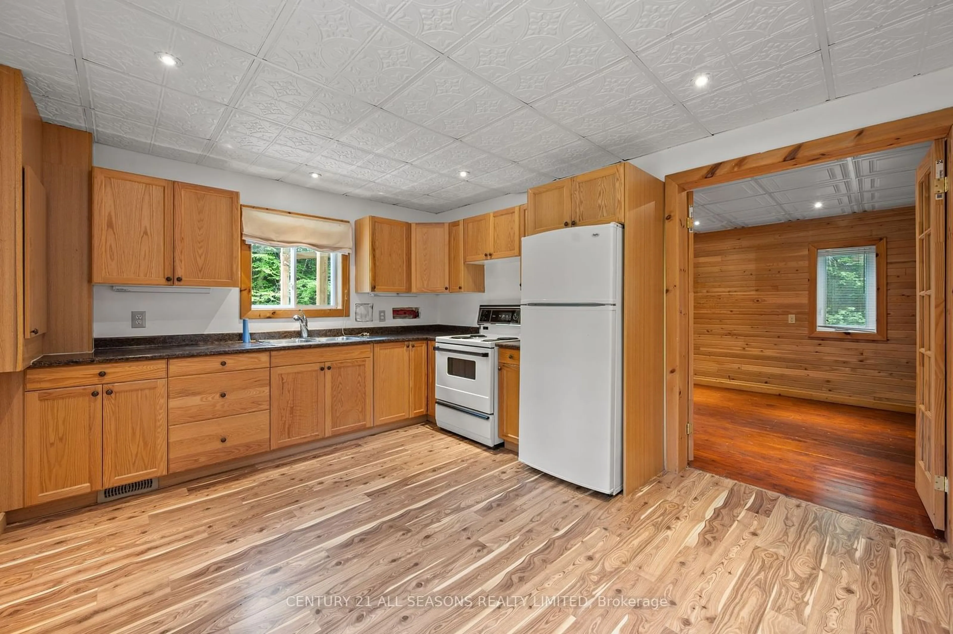 Standard kitchen for 1217 Hybla Rd, Hastings Highlands Ontario K0L 1C0