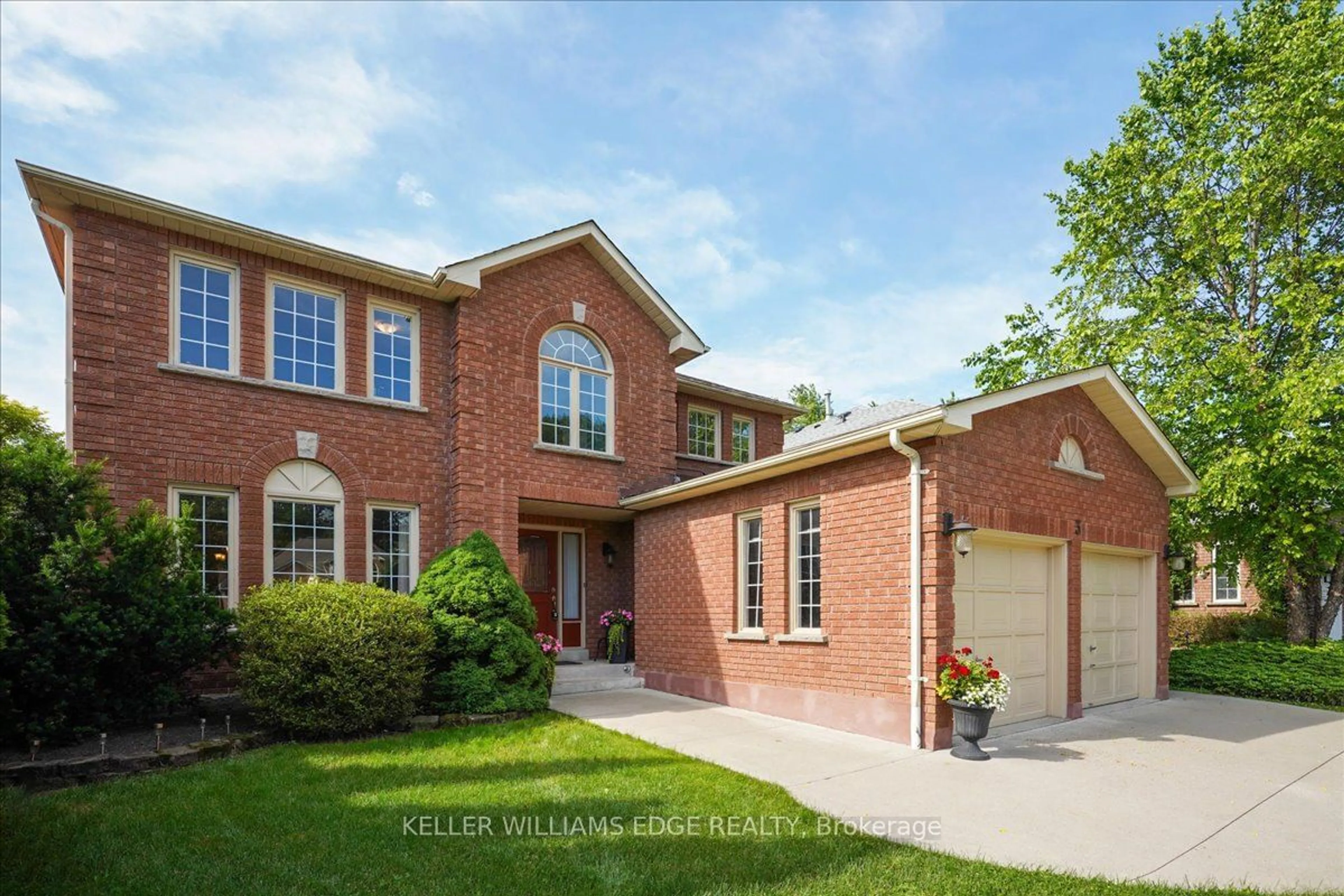 Home with brick exterior material for 3 Thornton Tr, Hamilton Ontario L9H 6X9