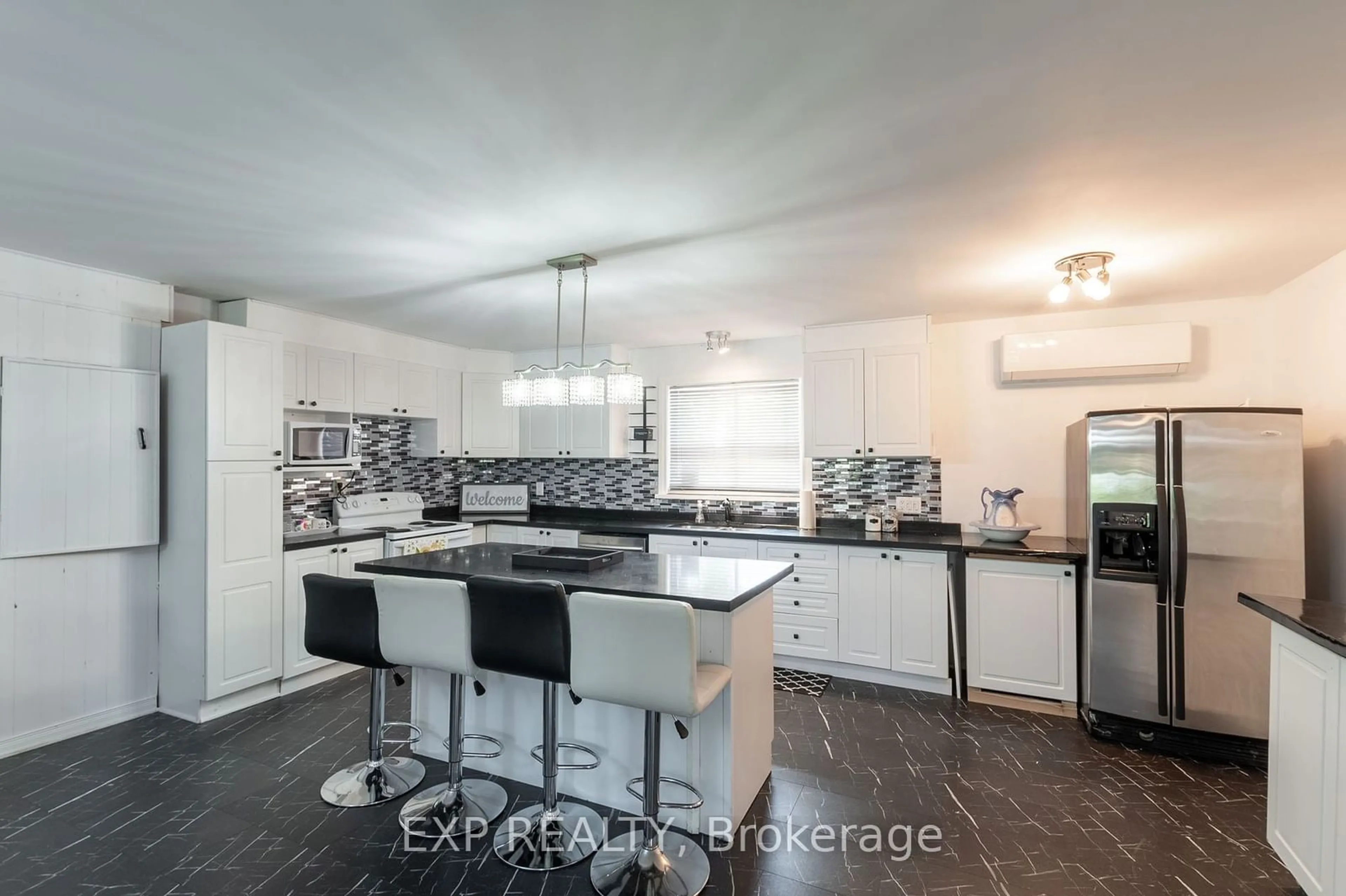 Kitchen for 20527 Melbourne Rd, Middlesex Centre Ontario N0L 1T0