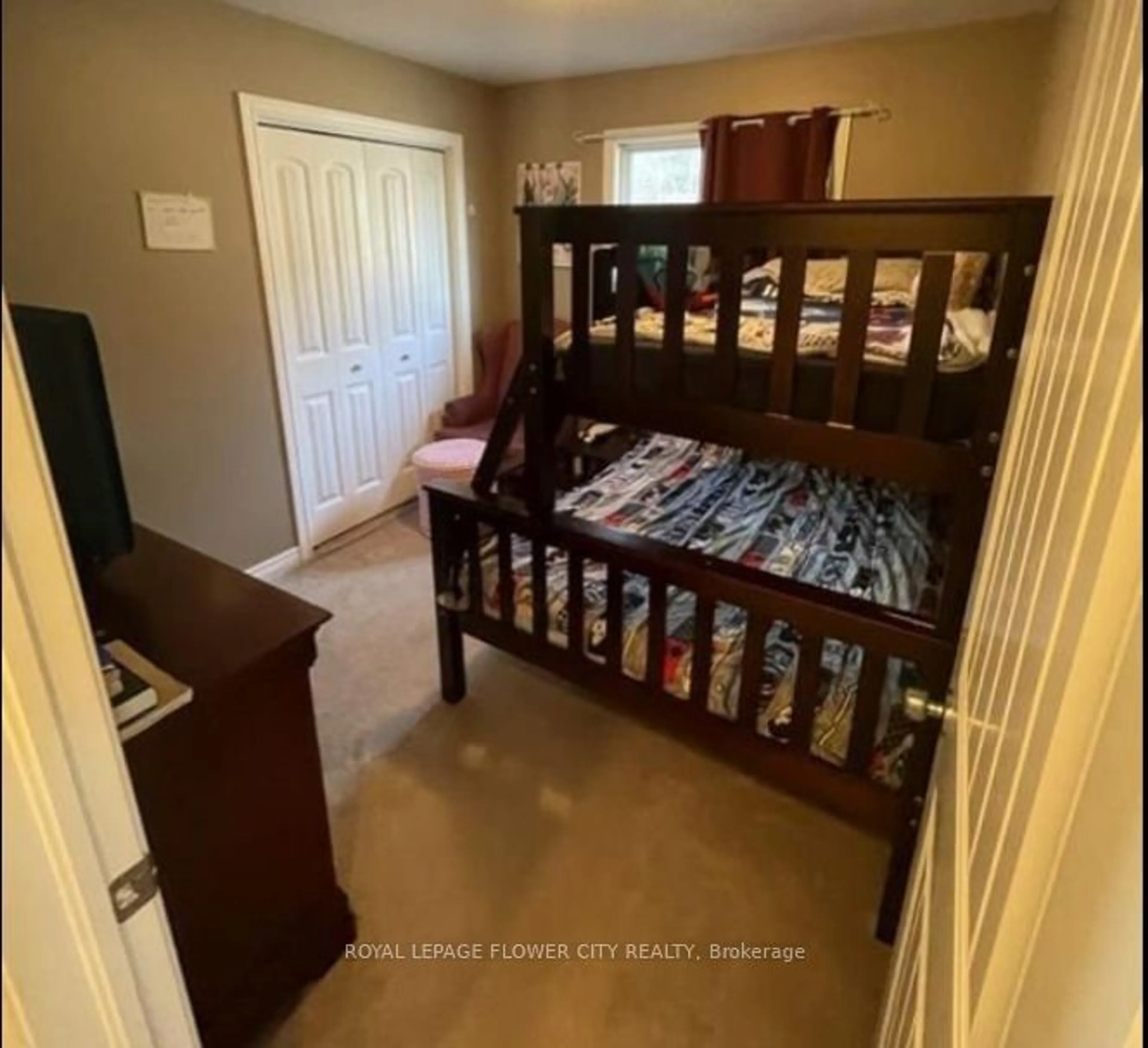 A pic of a room for 14 Southgate Pkwy, St. Thomas Ontario N5R 6M1