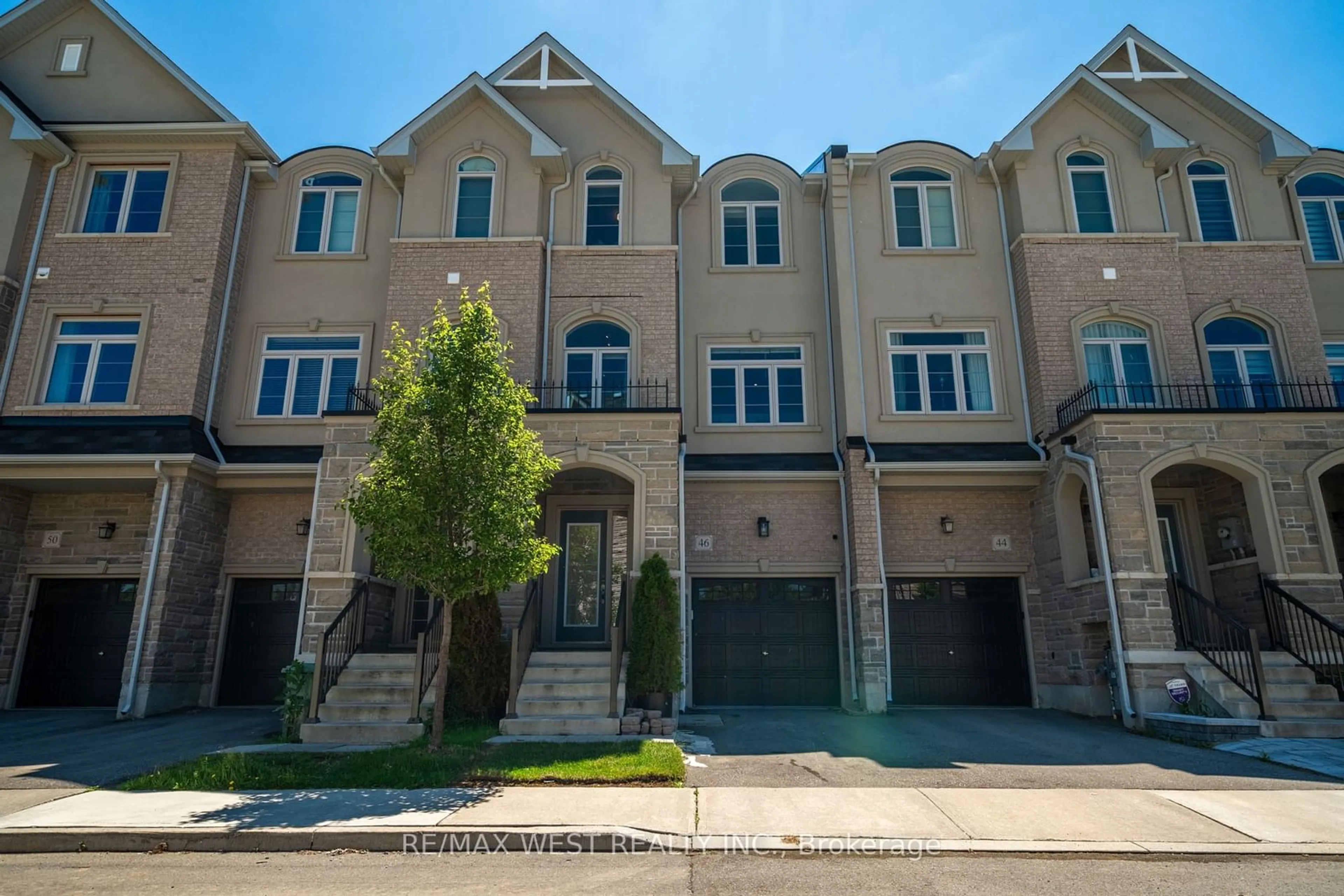 A pic from exterior of the house or condo for 46 BORERS CREEK Circ, Hamilton Ontario L8B 1W3