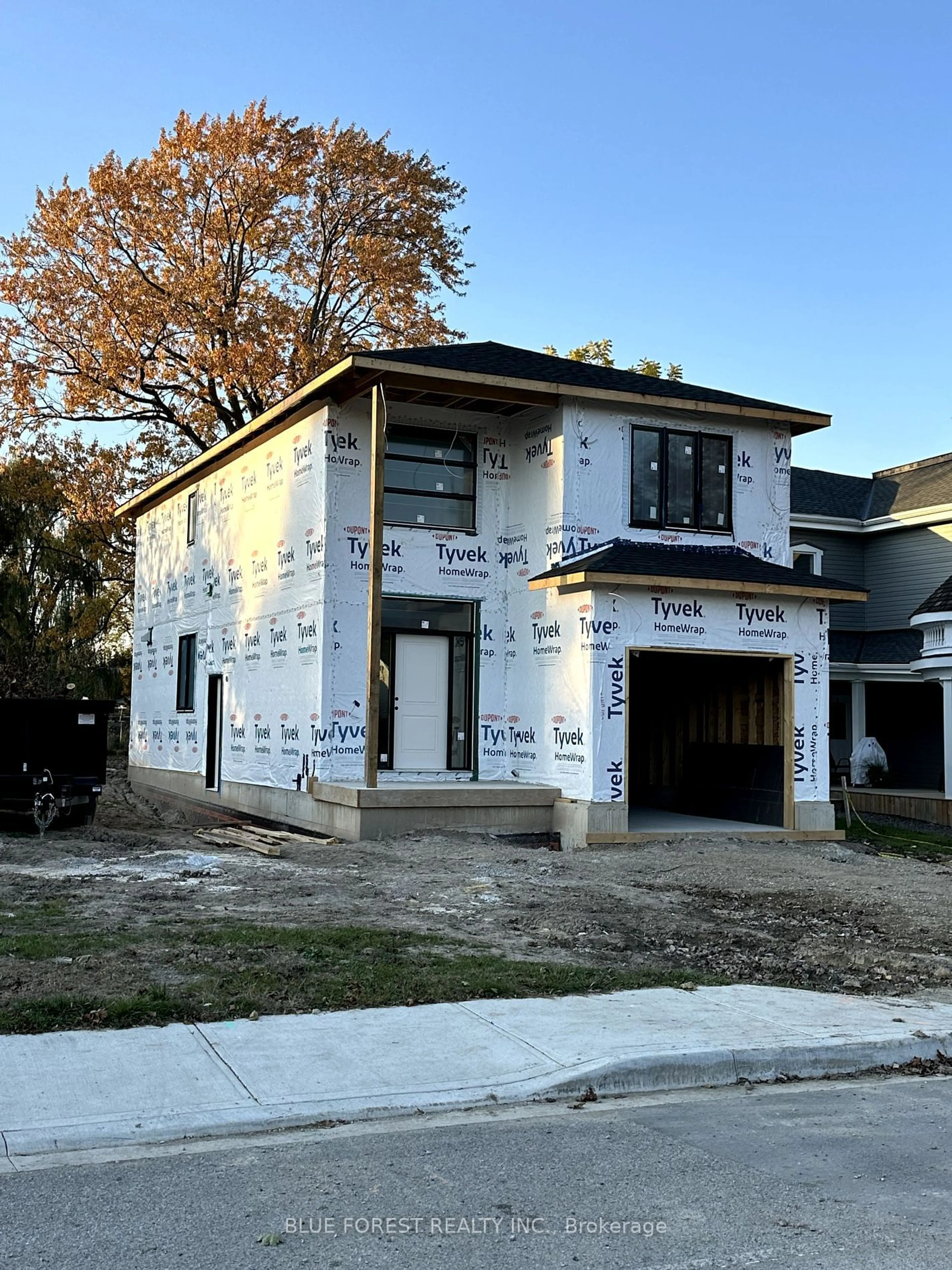 Frontside or backside of a home, the front or back of building for 194-1 Mcrae St, Southwest Middlesex Ontario N0L 1M0