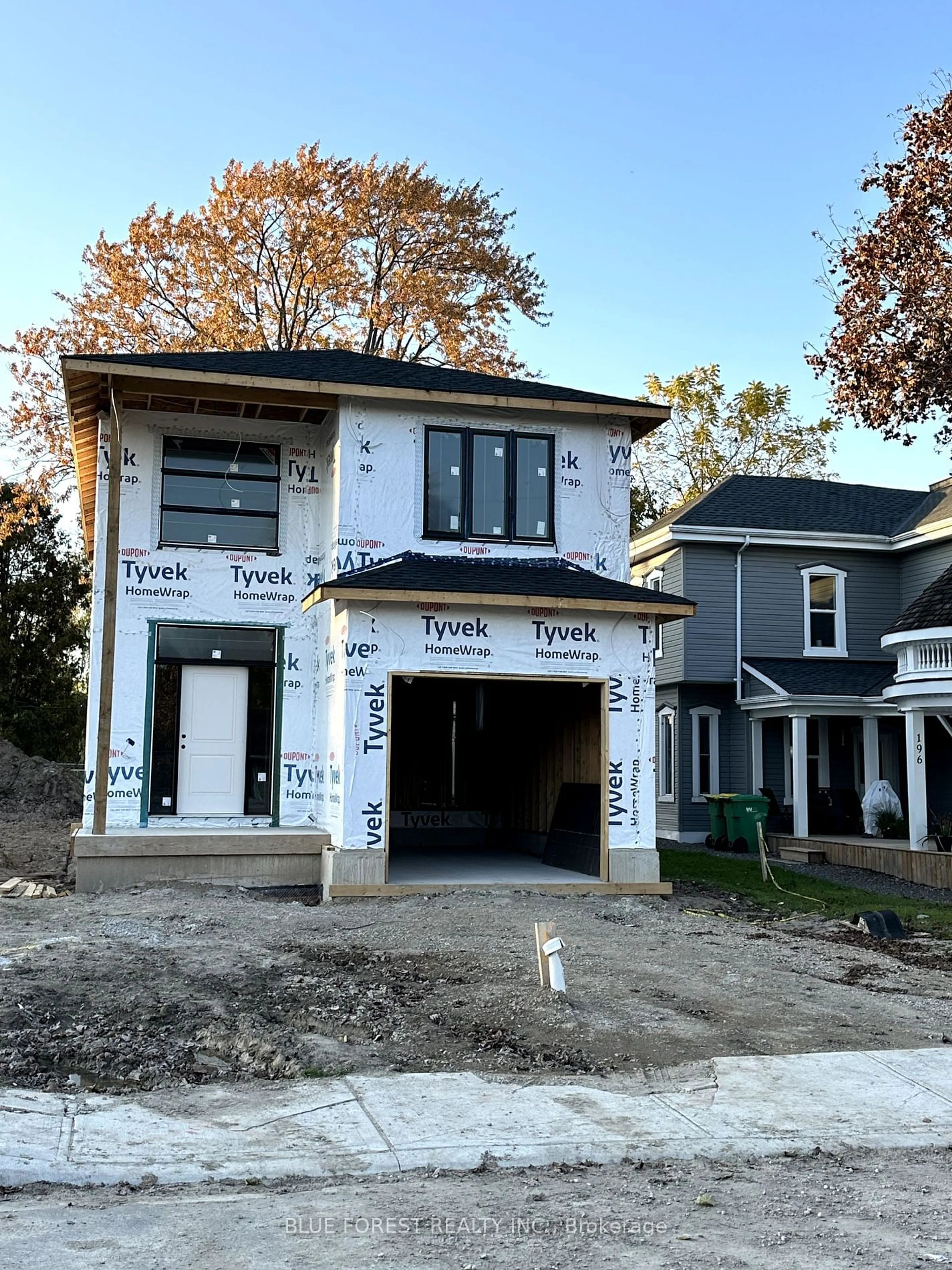 Frontside or backside of a home, the front or back of building for 194-1 Mcrae St, Southwest Middlesex Ontario N0L 1M0