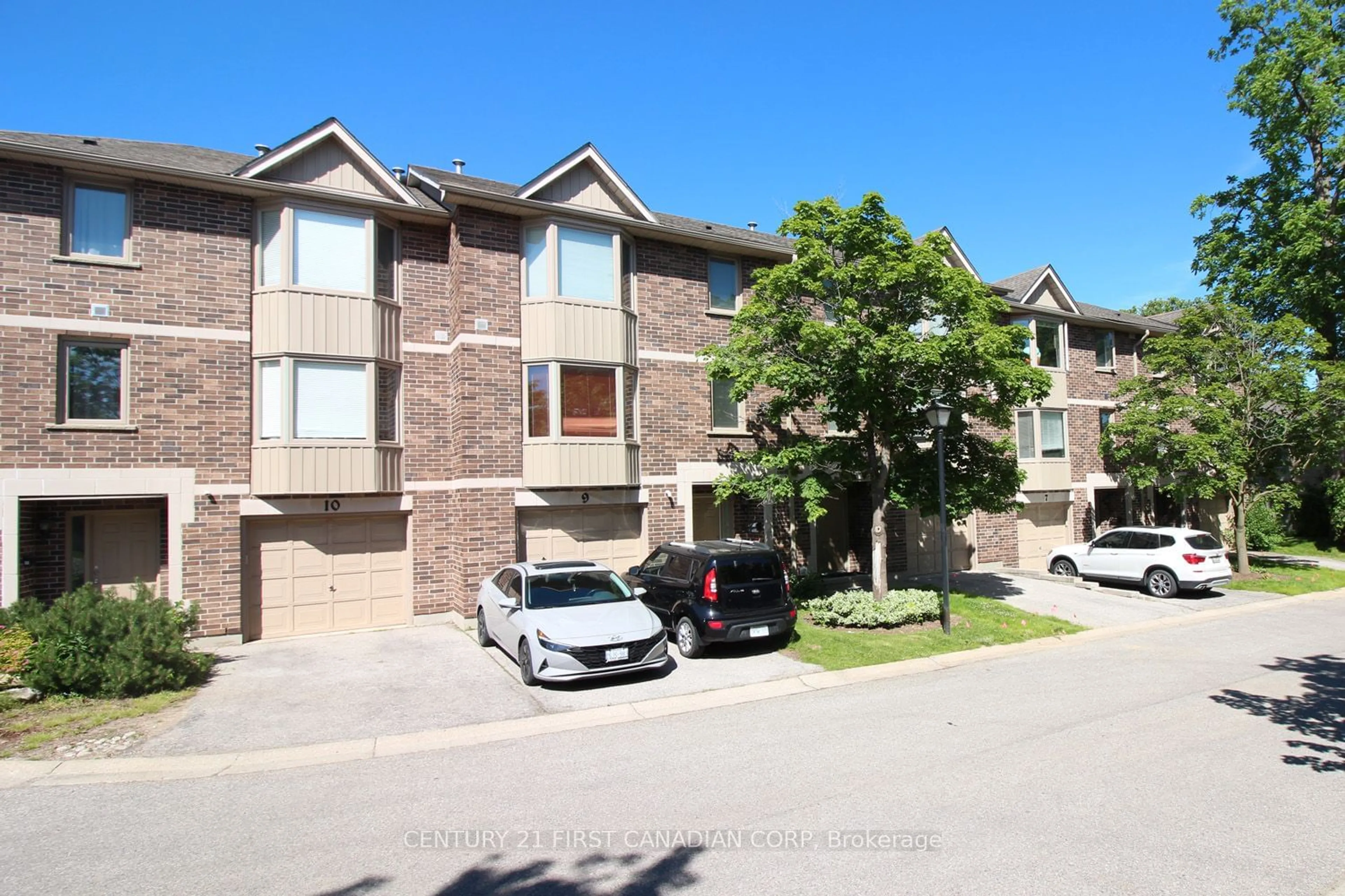 A pic from exterior of the house or condo for 1548 Richmond St #Unit 7, London Ontario N6G 4W7