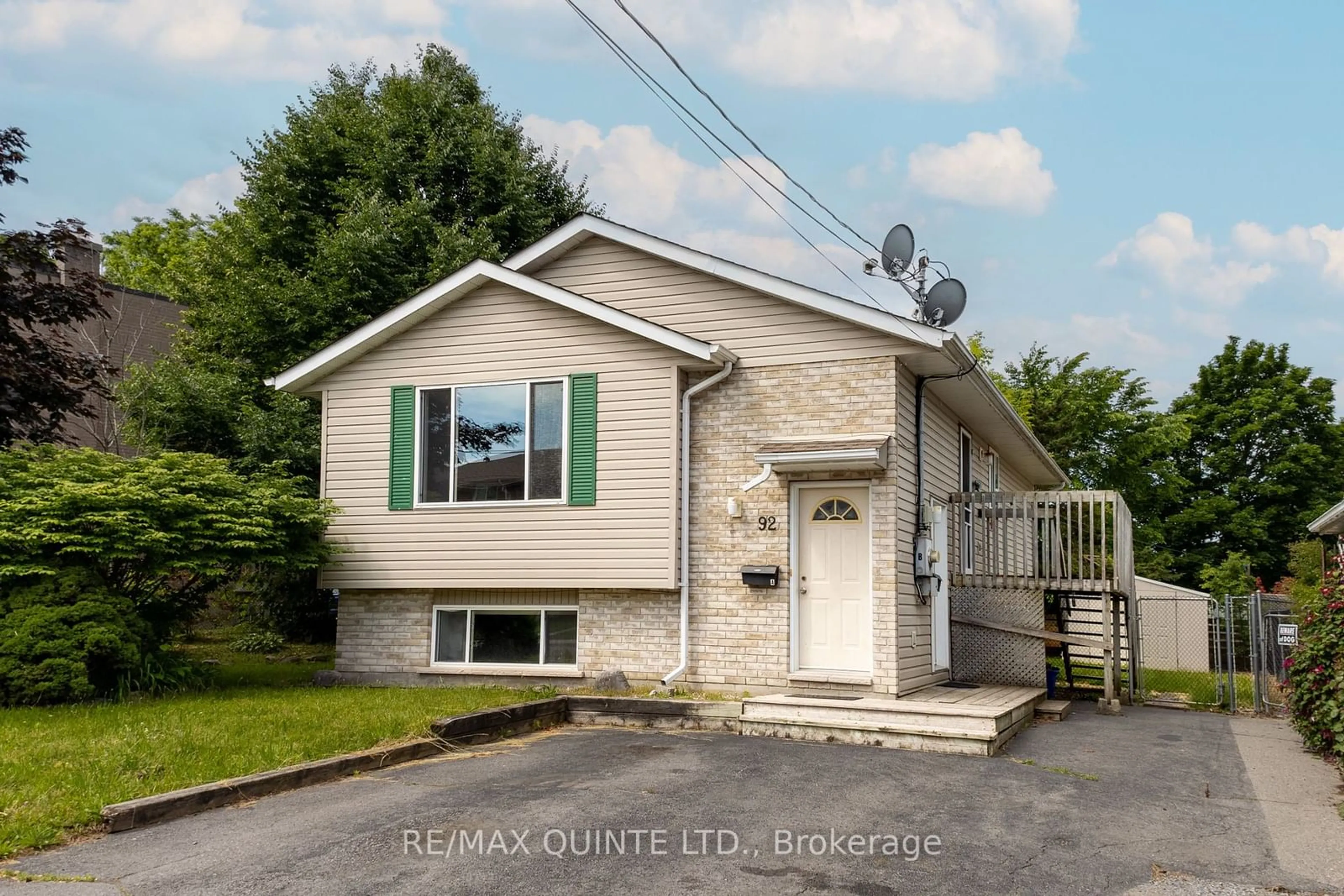 Frontside or backside of a home for 92 Campbell St, Quinte West Ontario K8V 3A1