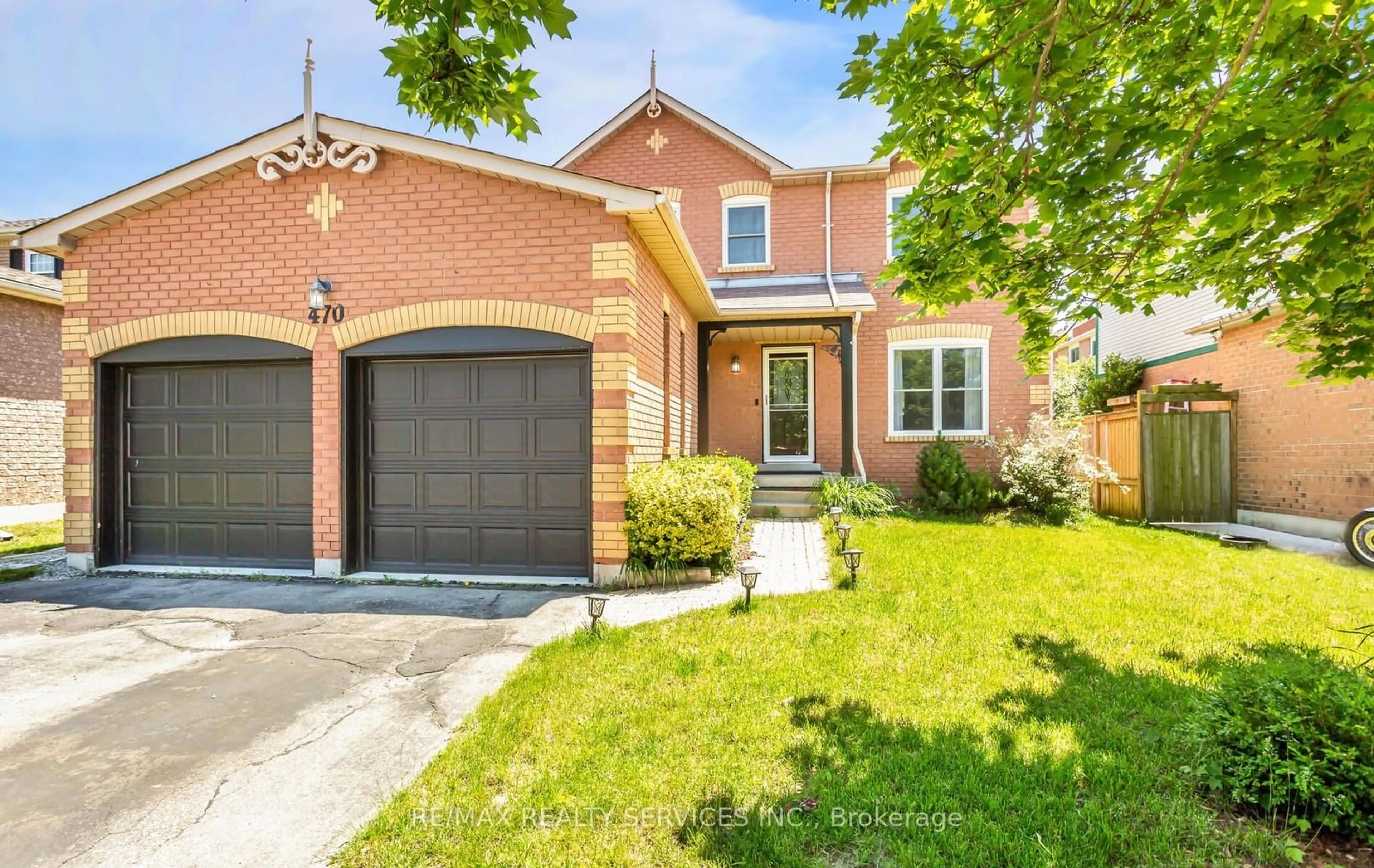 Home with brick exterior material for 470 Burnett Ave, Cambridge Ontario N1T 1L6