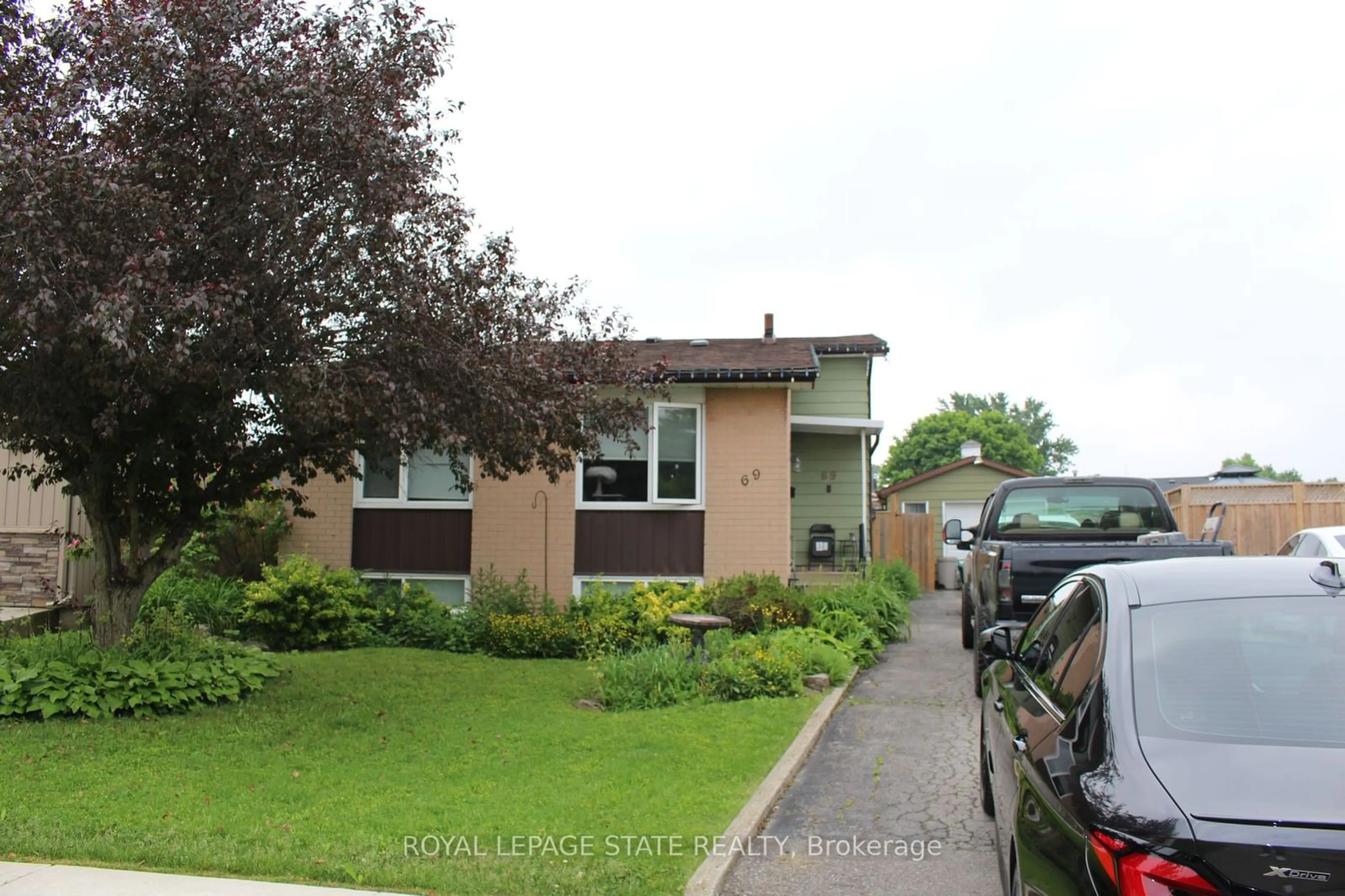 A pic from exterior of the house or condo for 69 Gordon Drummond Ave, Hamilton Ontario L8J 1E1