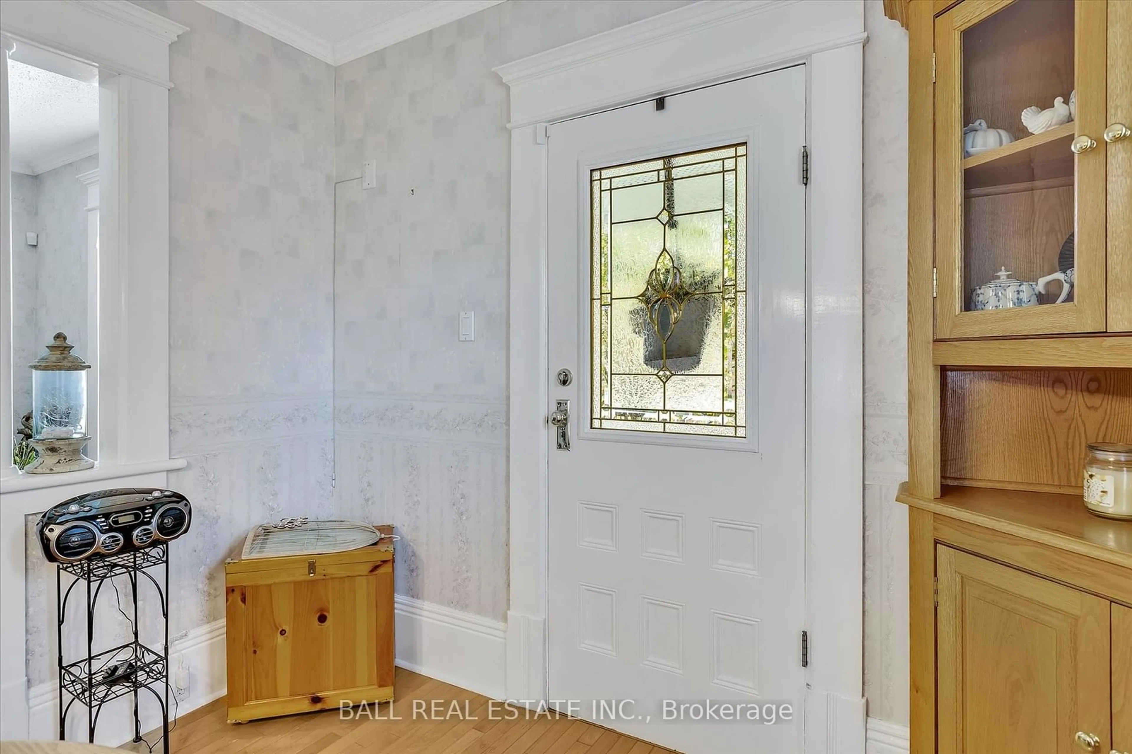 Indoor entryway for 51 Concession St, Havelock-Belmont-Methuen Ontario K0L 1Y0