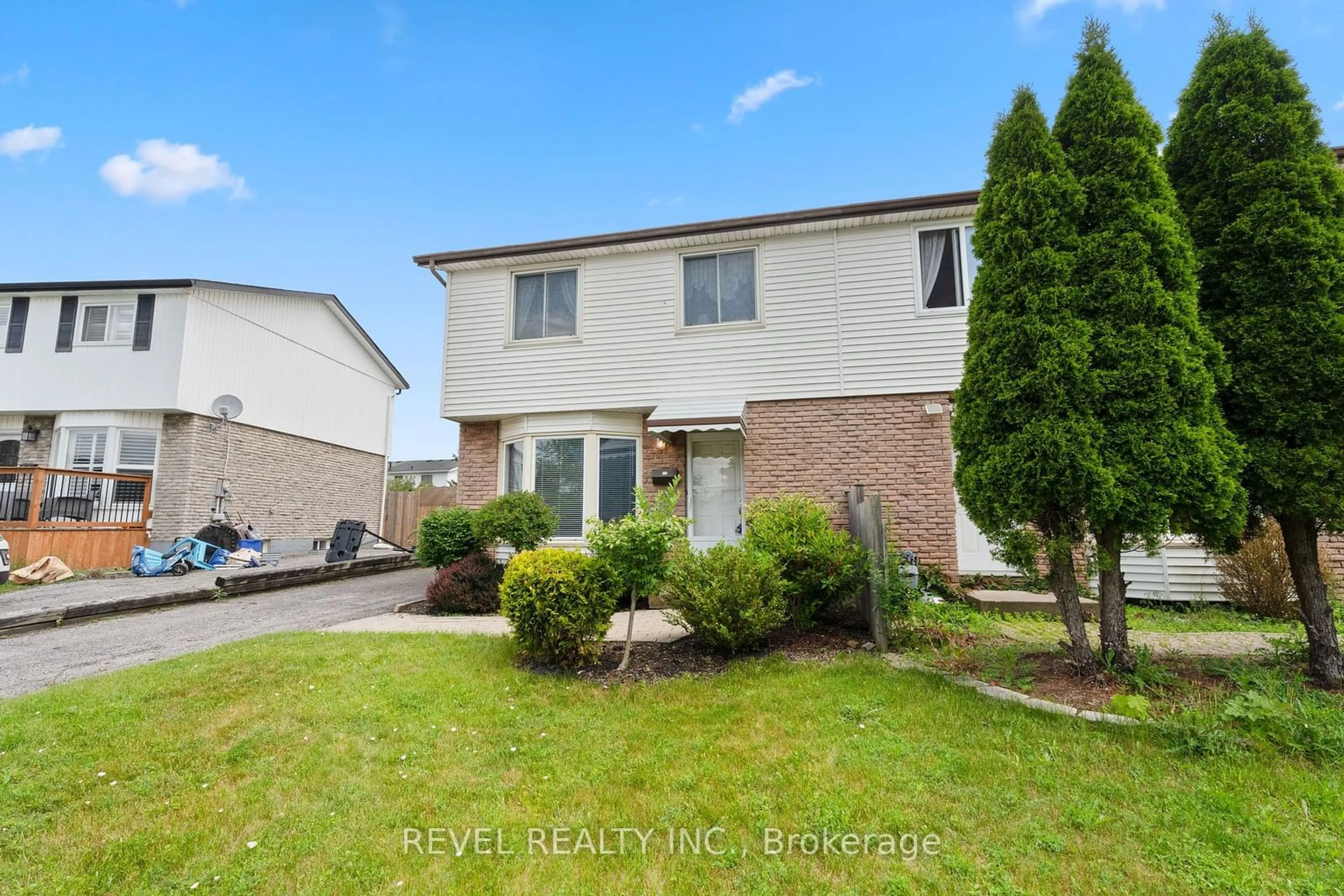 A pic from exterior of the house or condo for 88 Manley Cres, St. Catharines Ontario L2V 4K3