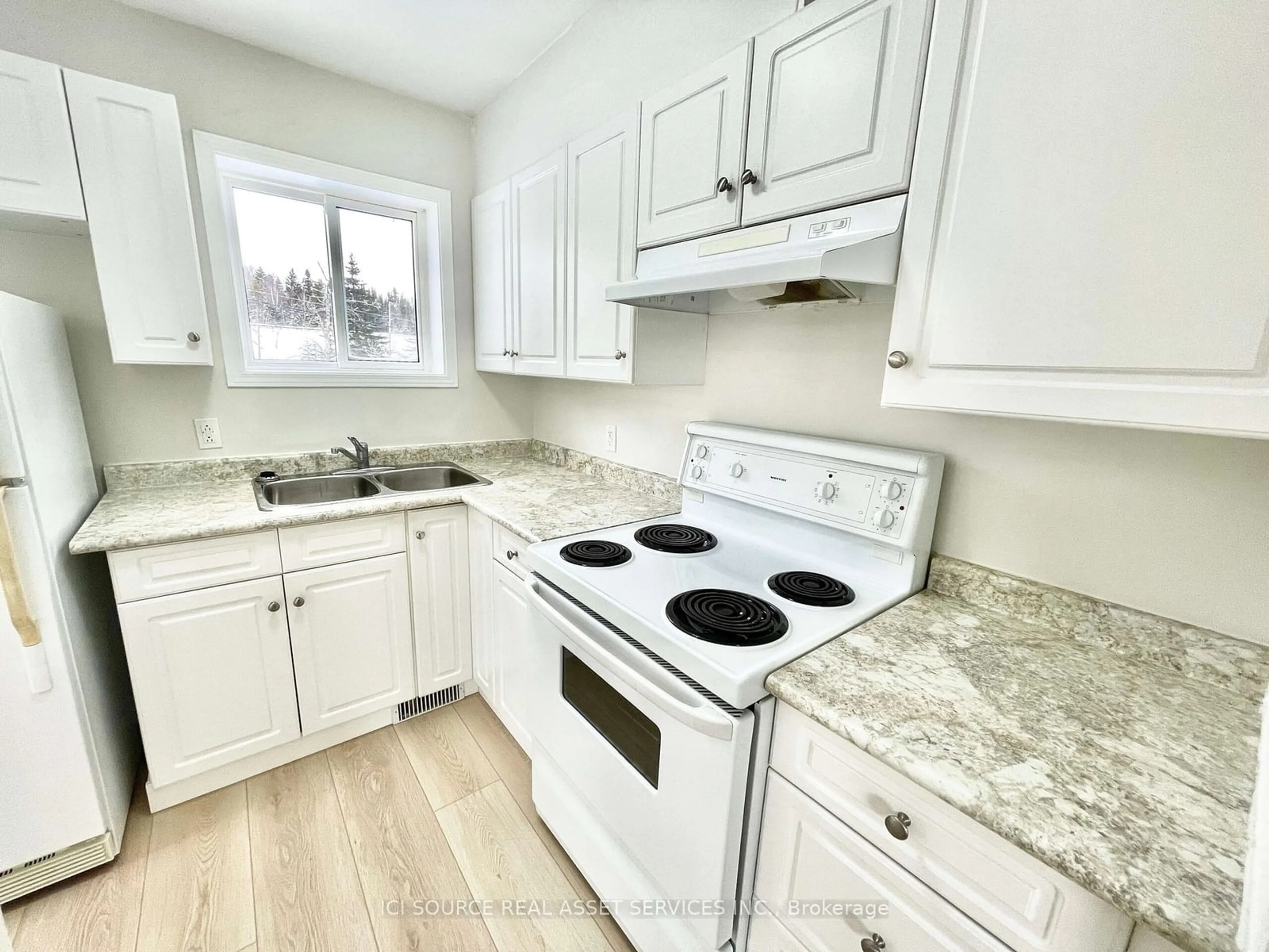 Standard kitchen for 26 Eastgrove Cres, Terrace Bay Ontario P0T 2W0