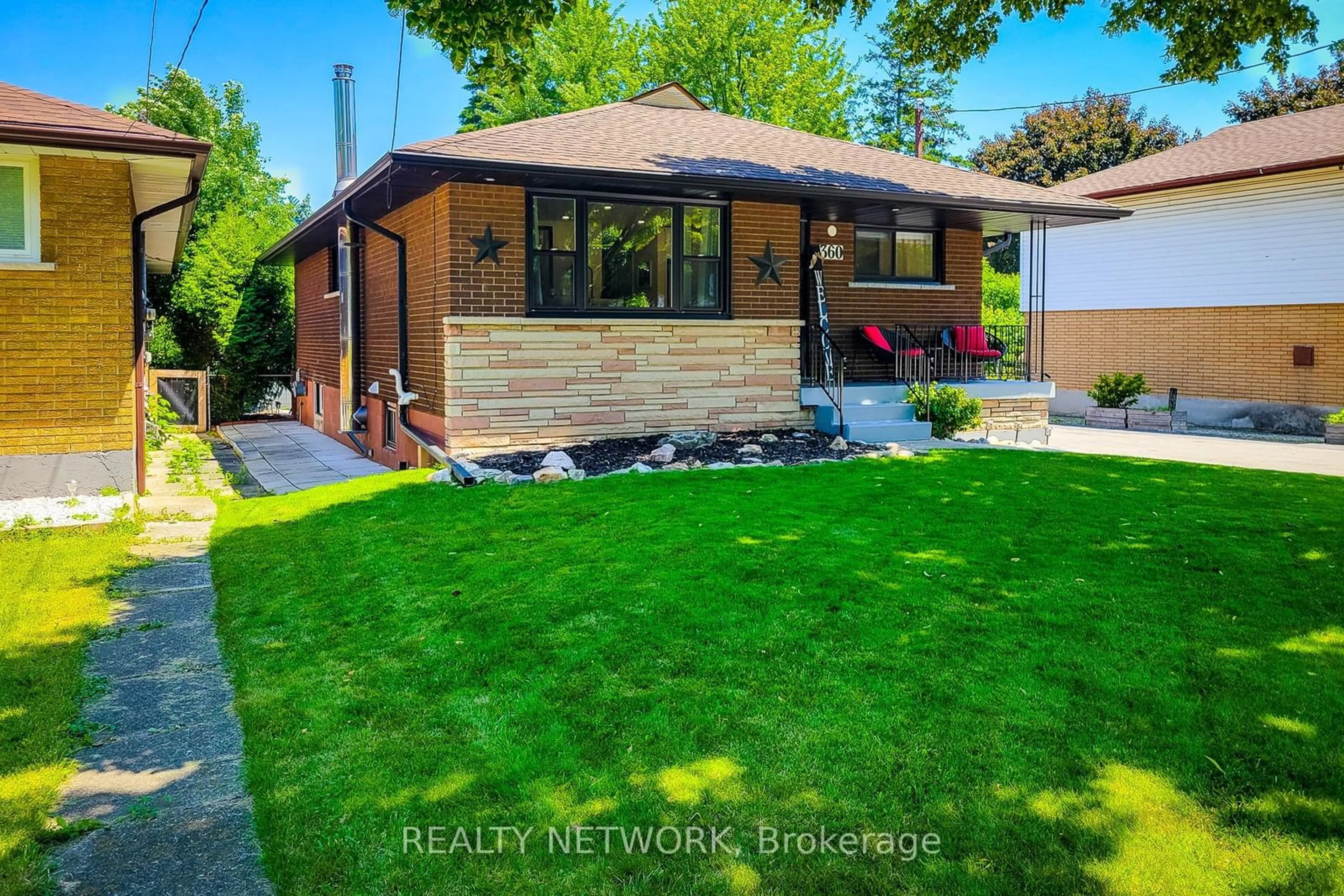 Frontside or backside of a home for 360 Sanatorium Rd, Hamilton Ontario L9C 2A6