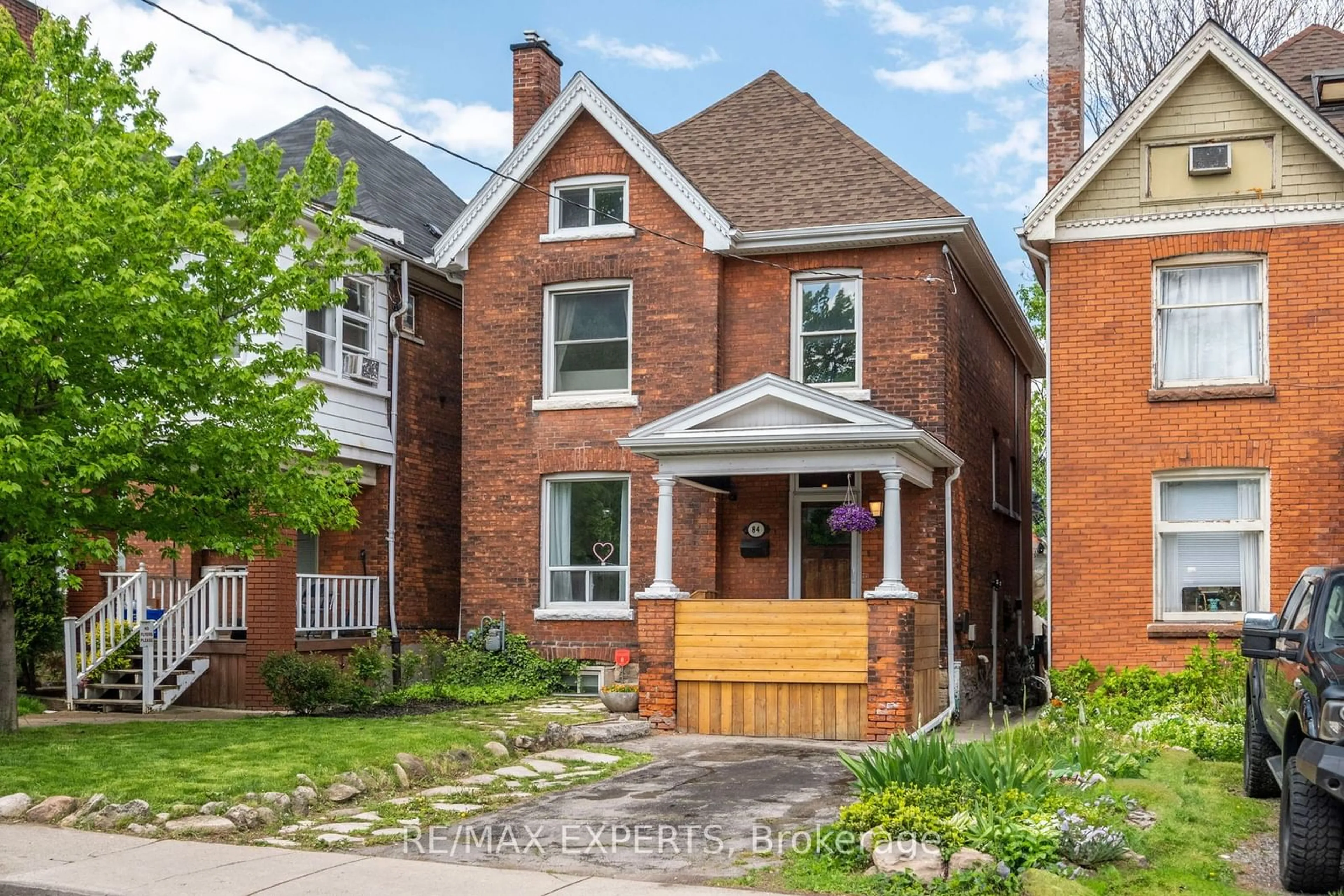 Home with brick exterior material for 84 Sanford Ave, Hamilton Ontario L8M 2G8