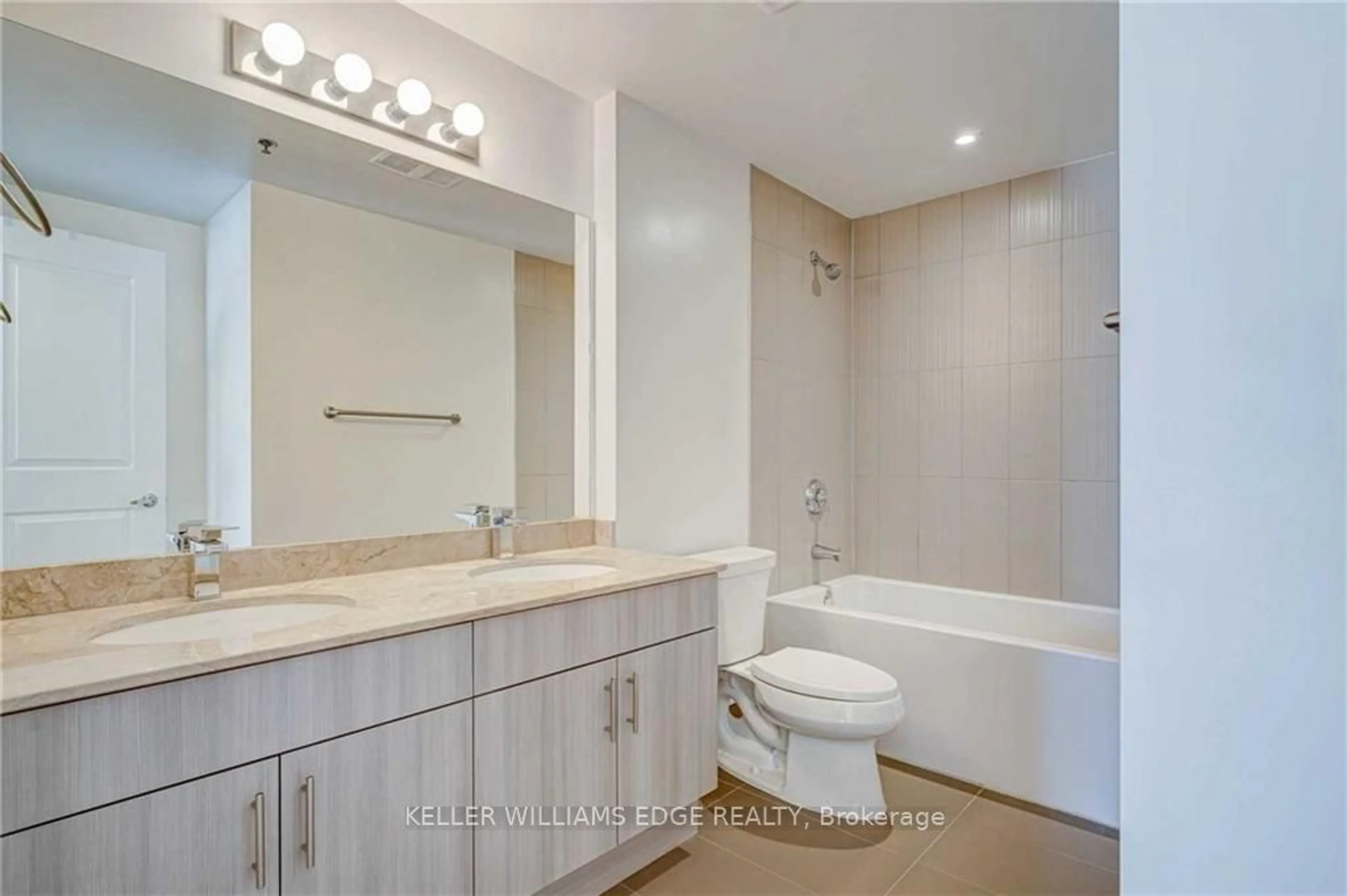 Standard bathroom for 560 North Service Rd #401, Grimsby Ontario L3M 0G3