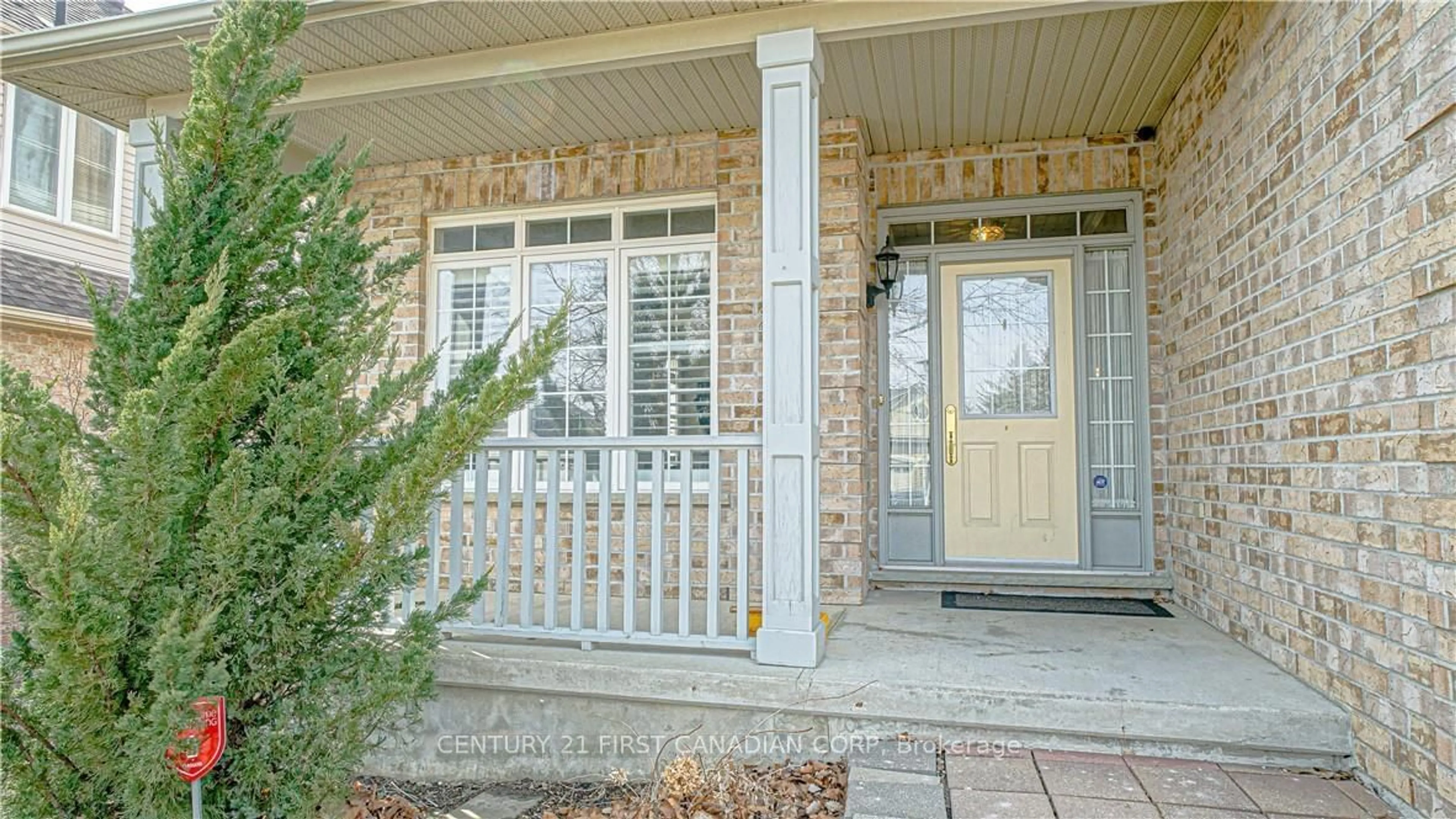 Indoor entryway for 322 Chambers Pl, London Ontario N6B 1R1