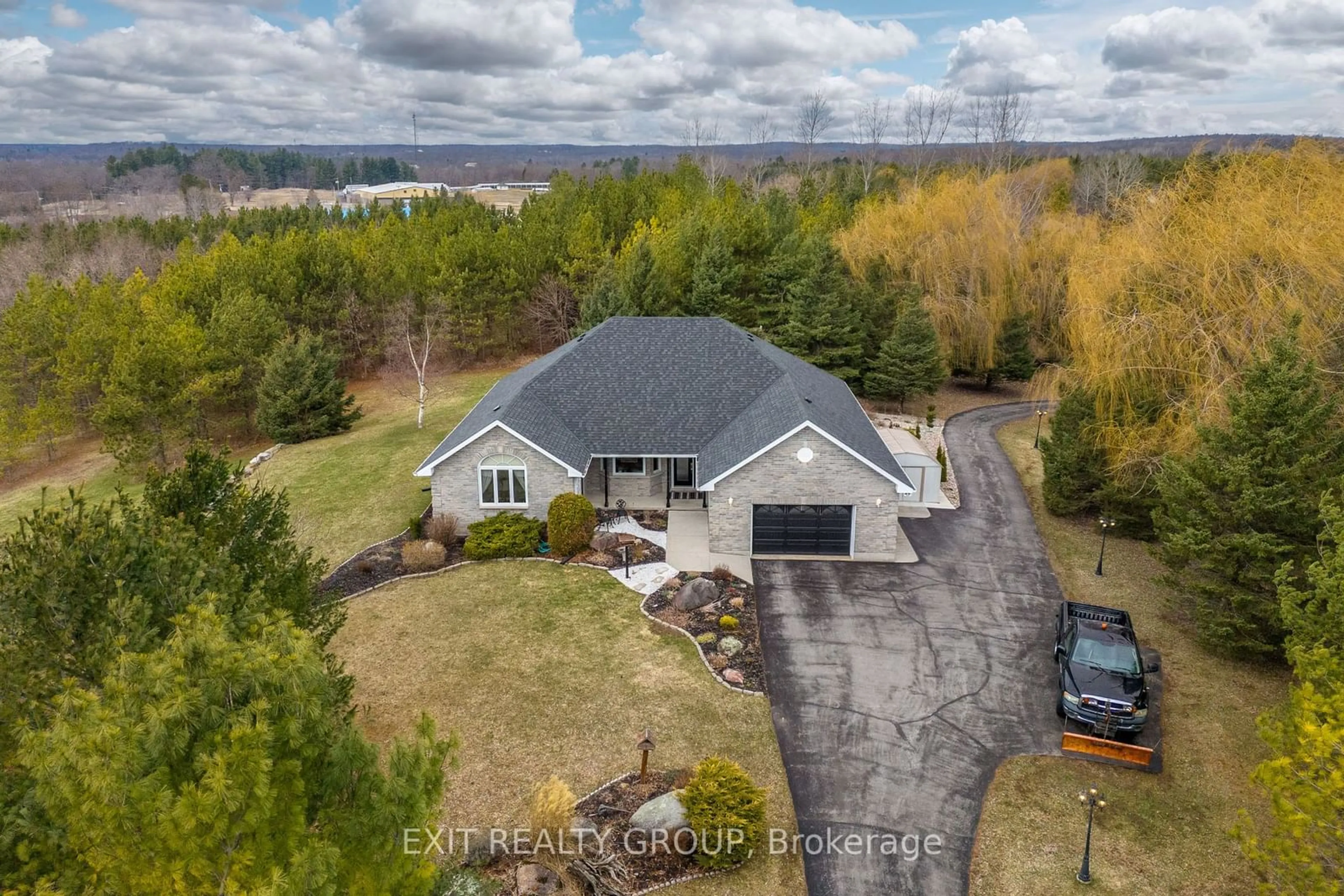 Frontside or backside of a home for 39 Woods Rd, Madoc Ontario K0K 2K0