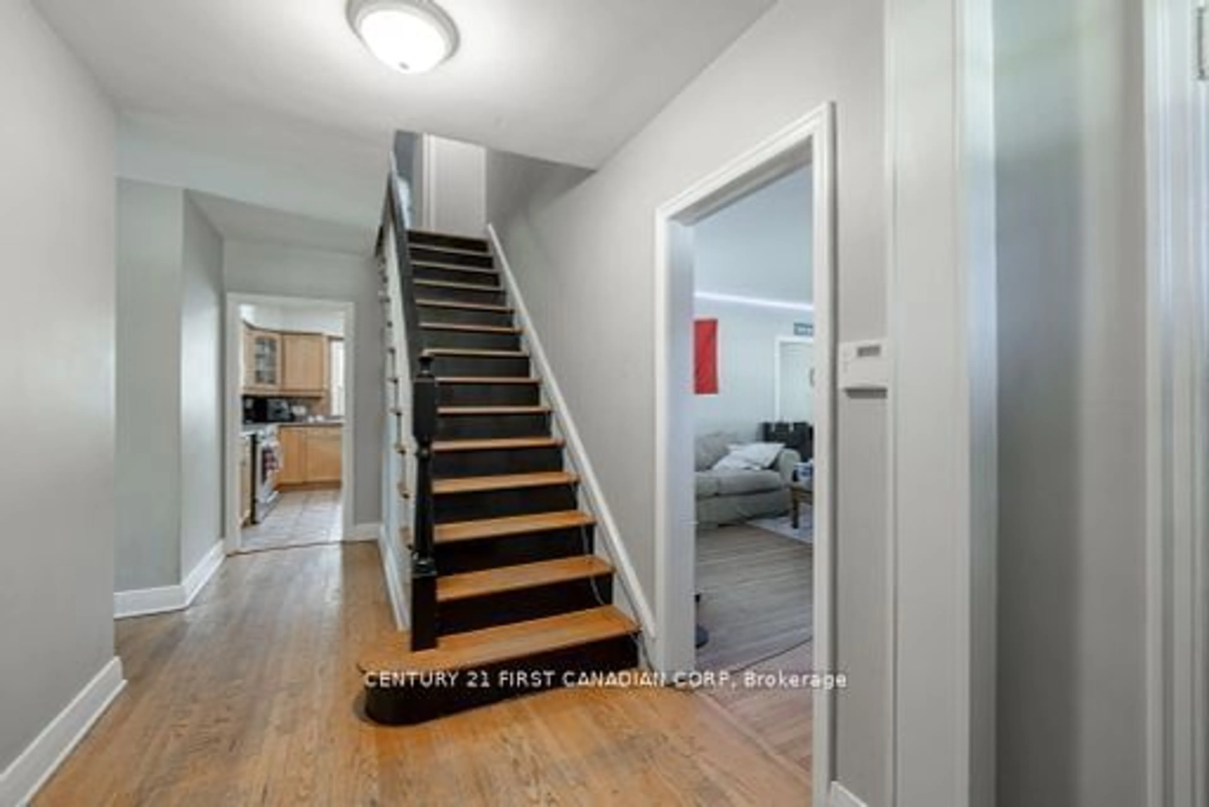 Indoor entryway for 543 Canterbury Rd, London Ontario N6G 2N5