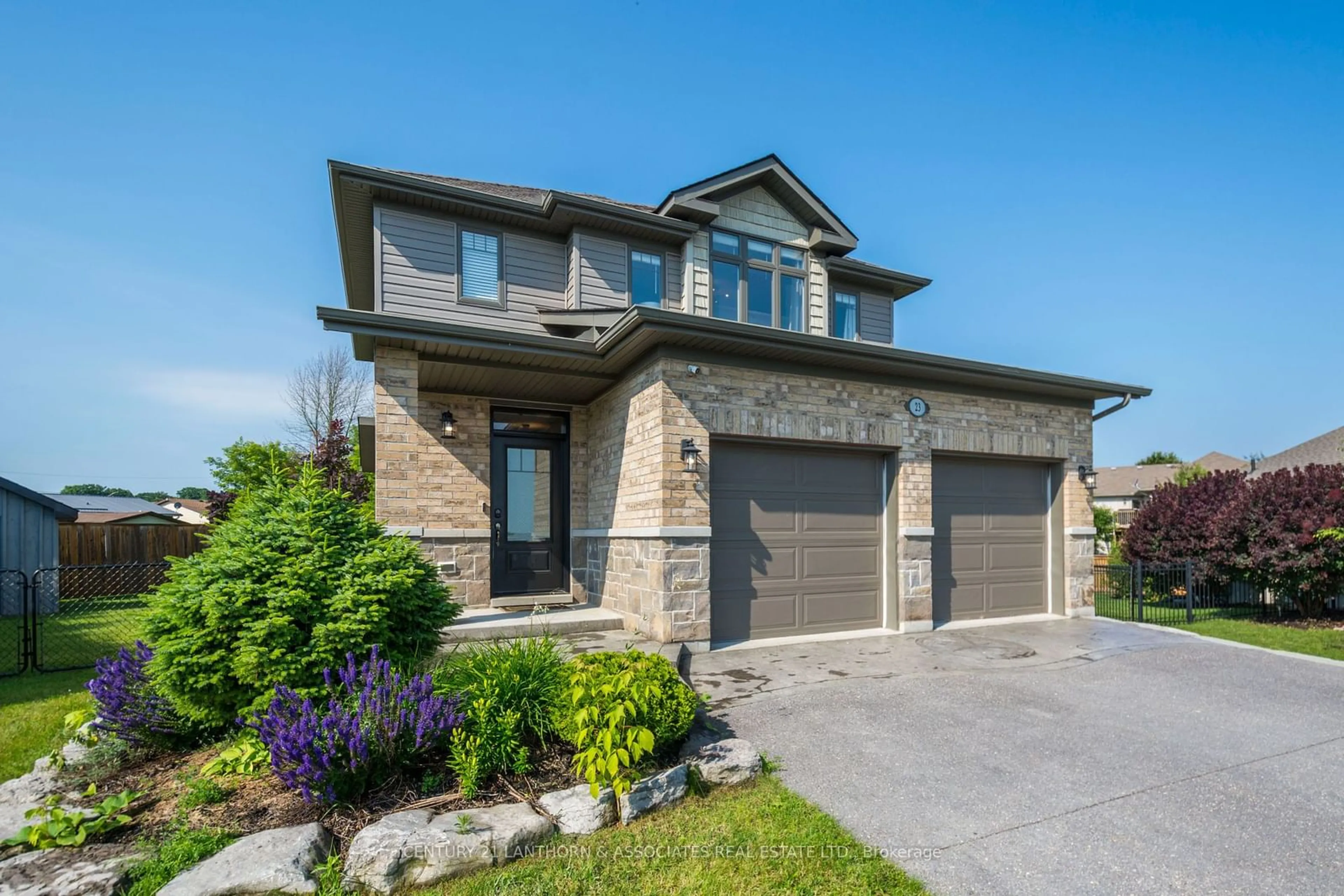 Frontside or backside of a home for 23 Glenwood St, Quinte West Ontario K0K 2C0