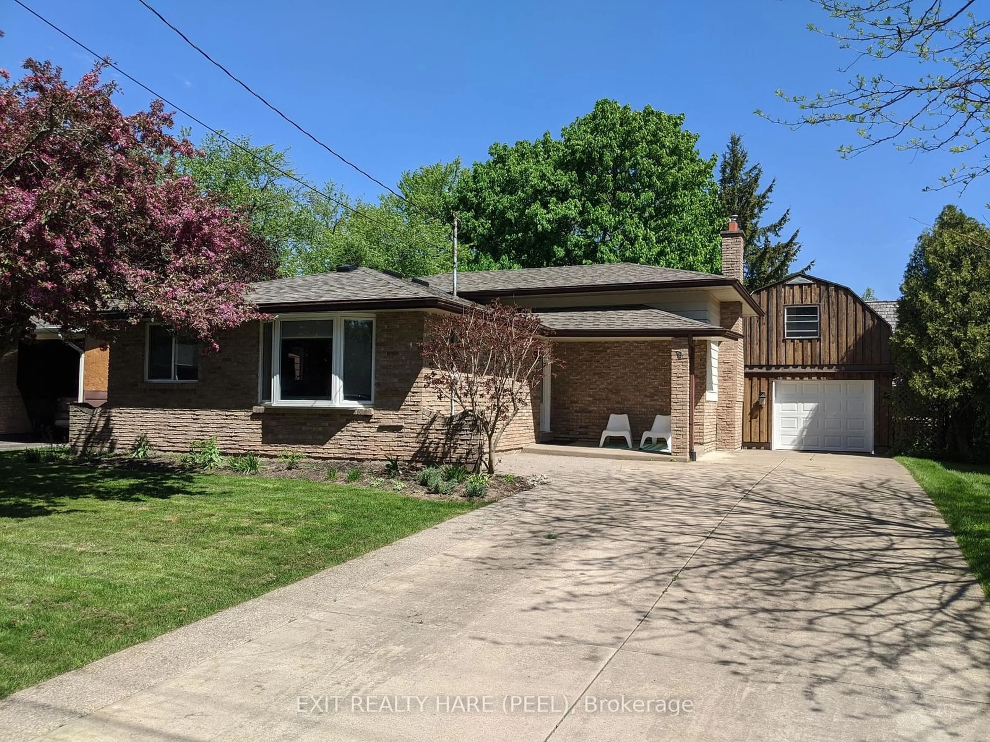 Frontside or backside of a home for 9 Hurricane Rd, Pelham Ontario L0S 1E3