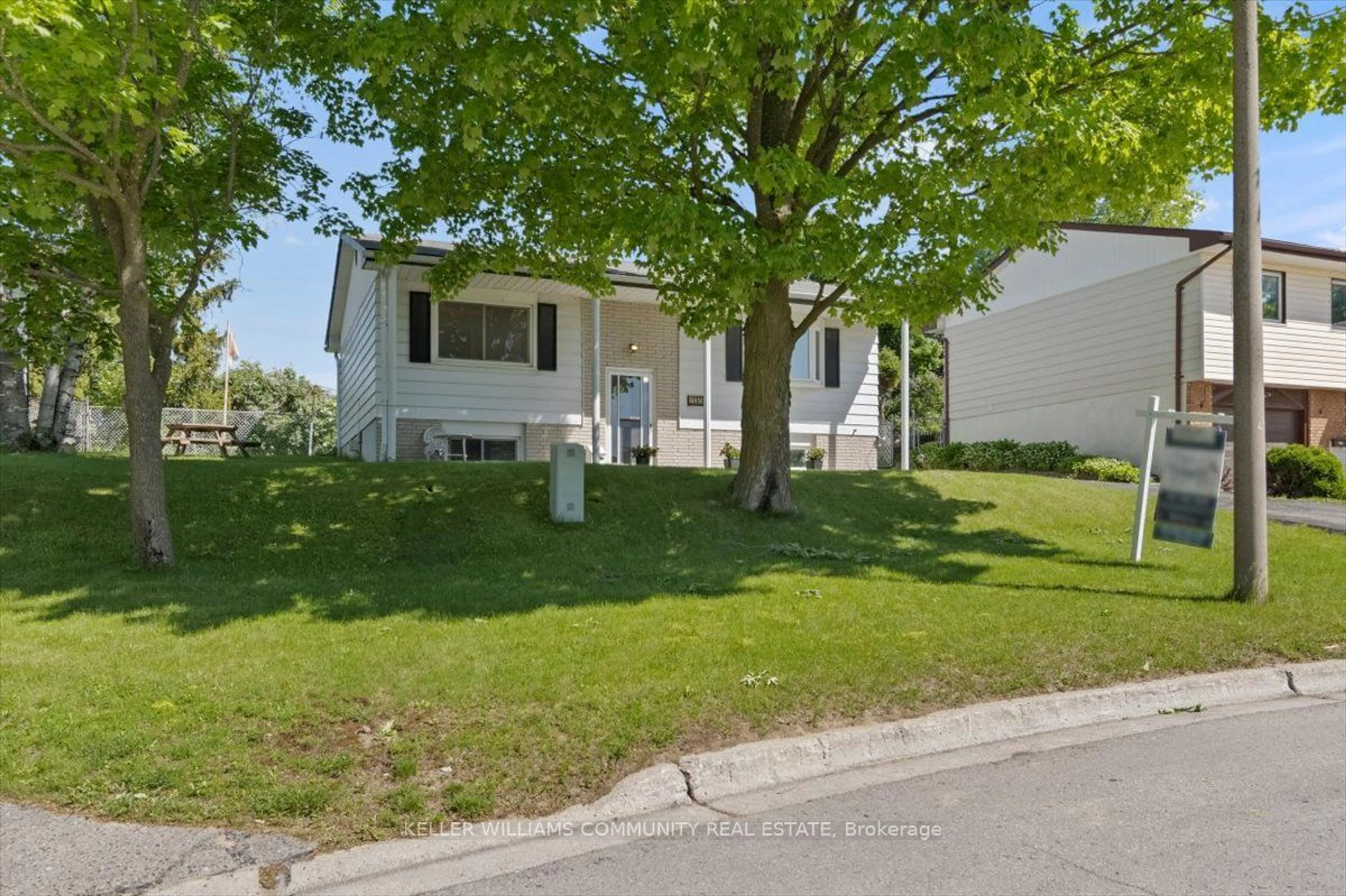 Street view for 1737 Stewartcroft Cres, Peterborough Ontario K9K 1K1