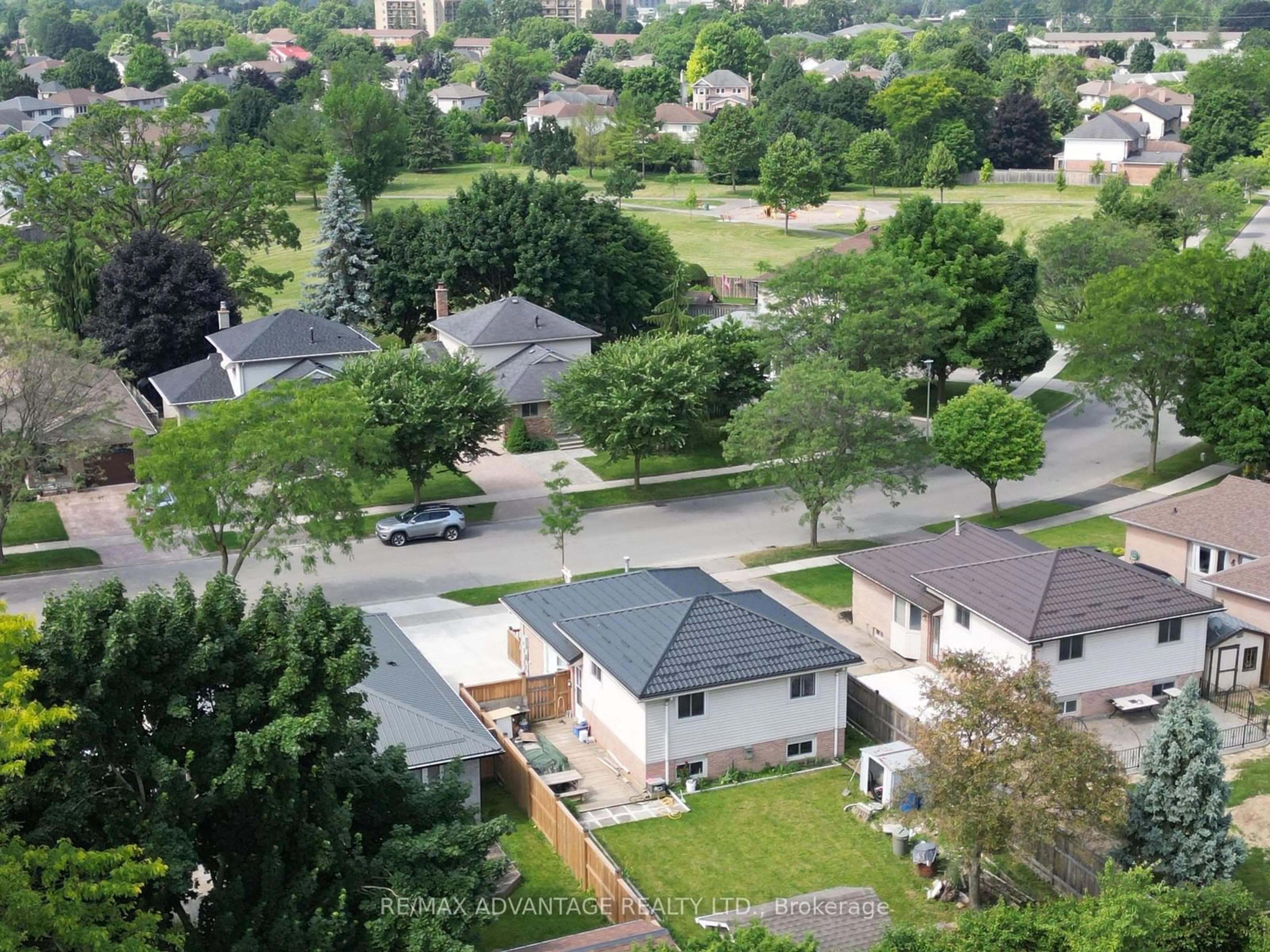 Frontside or backside of a home, the street view for 1384 Bentley Dr, London Ontario N5V 3T6