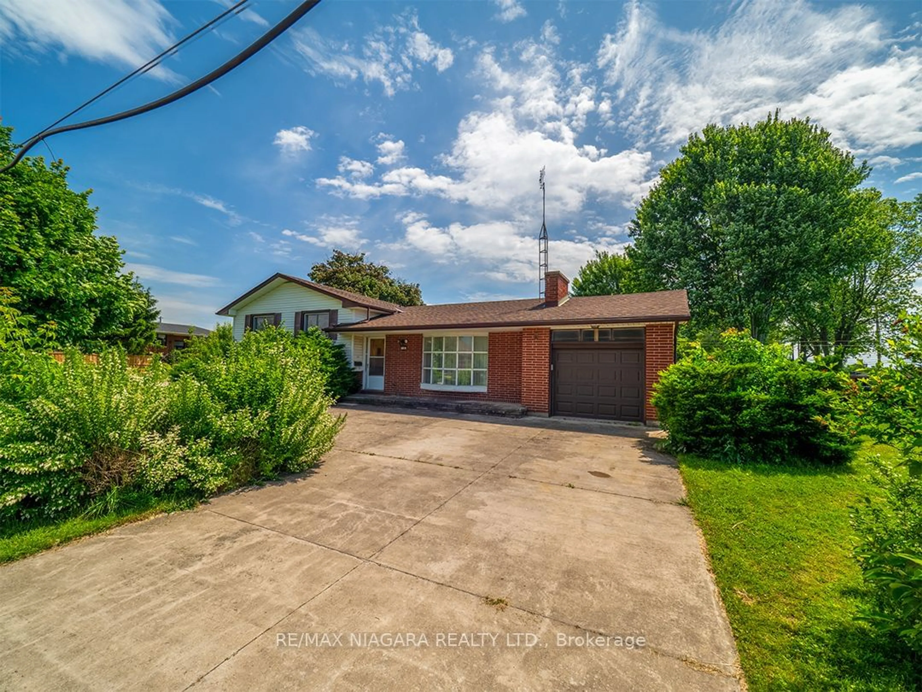 Frontside or backside of a home for 6 Third Ave, Port Colborne Ontario L3K 5P3