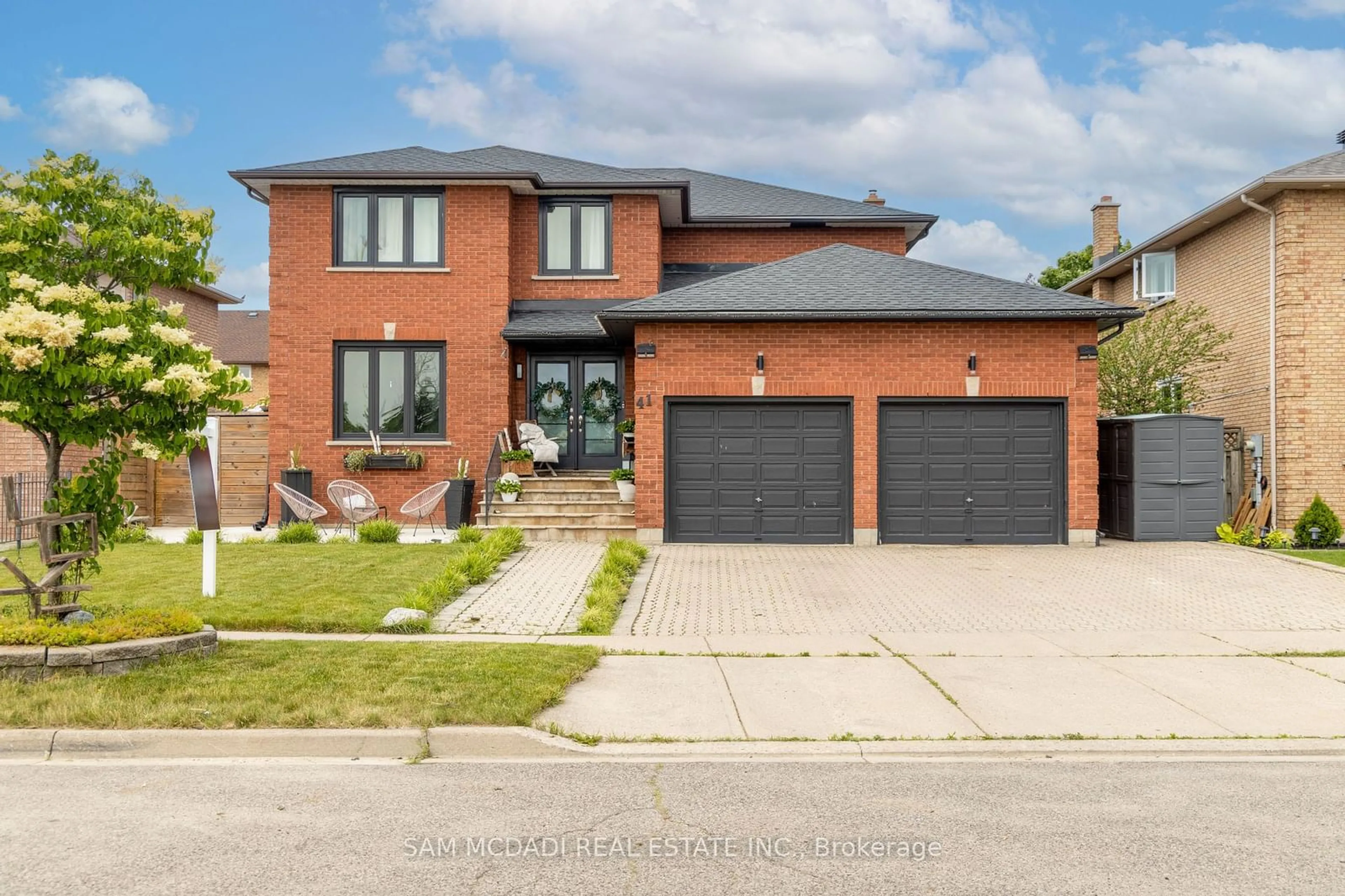 Home with brick exterior material for 41 Regalview Dr, Hamilton Ontario L8G 4Y6