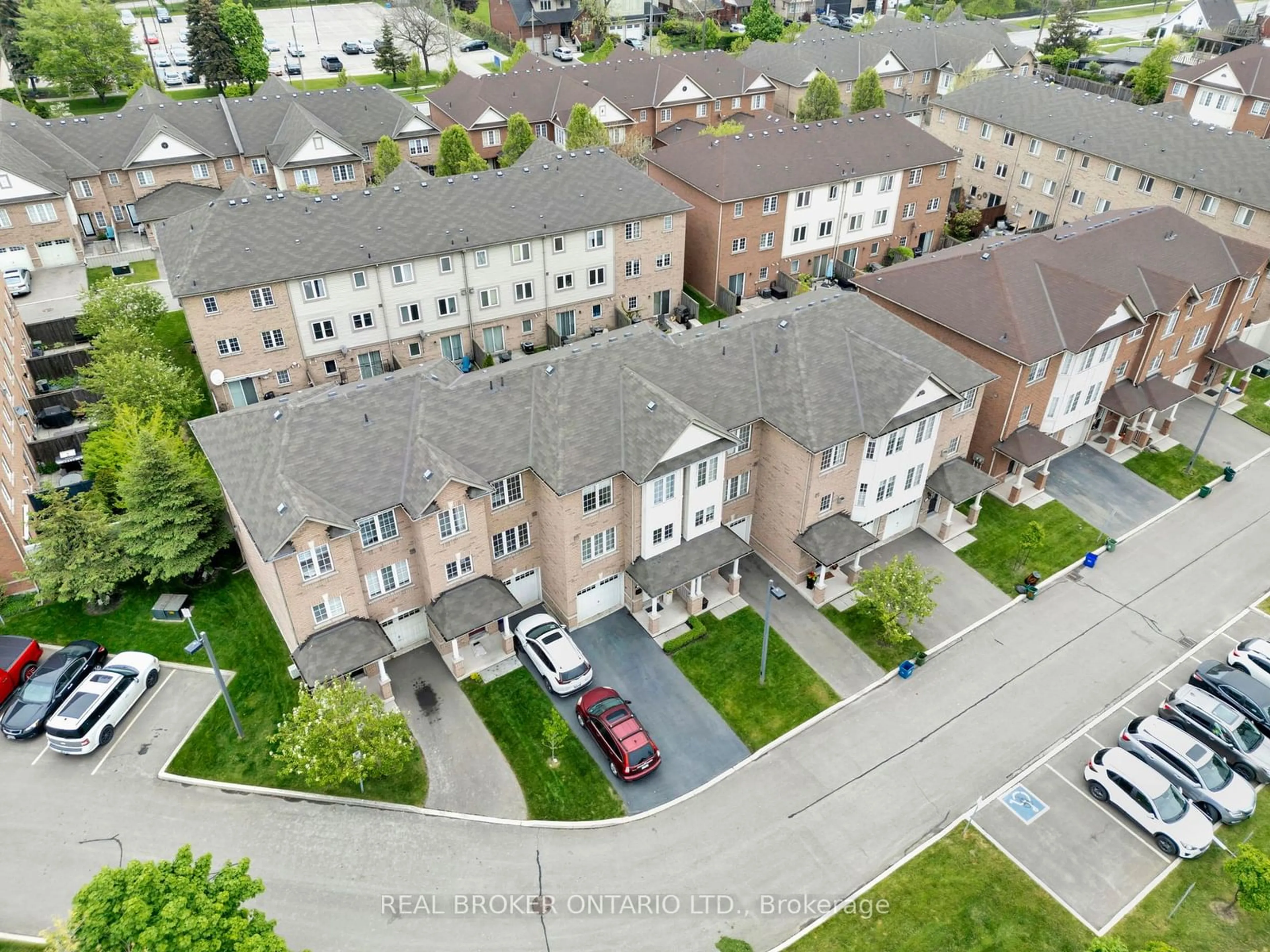 A pic from exterior of the house or condo for 470 Beach Blvd #66, Hamilton Ontario L8H 6X2