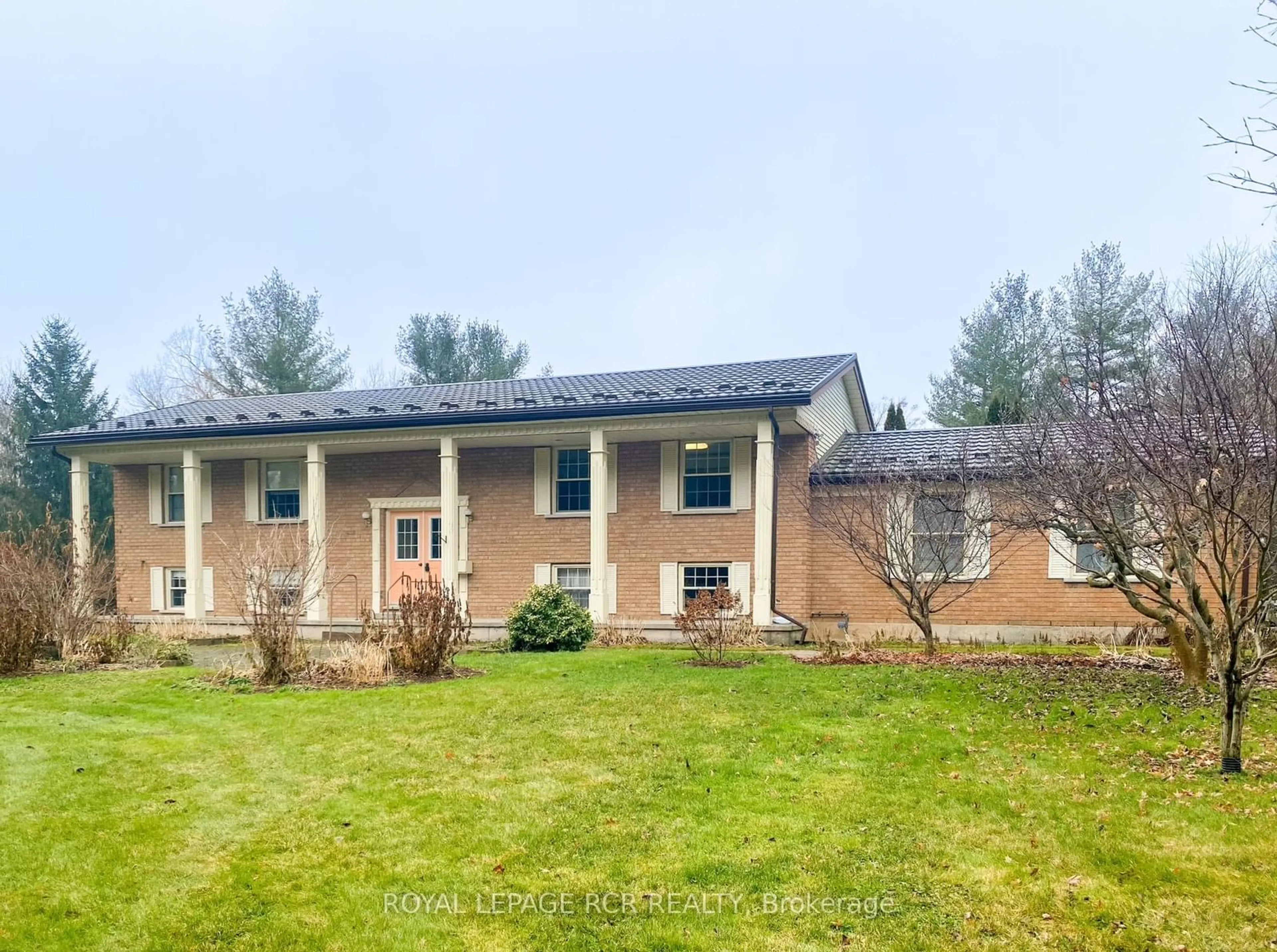 Frontside or backside of a home for 919 Guelph Rd, Centre Wellington Ontario N1M 3G5