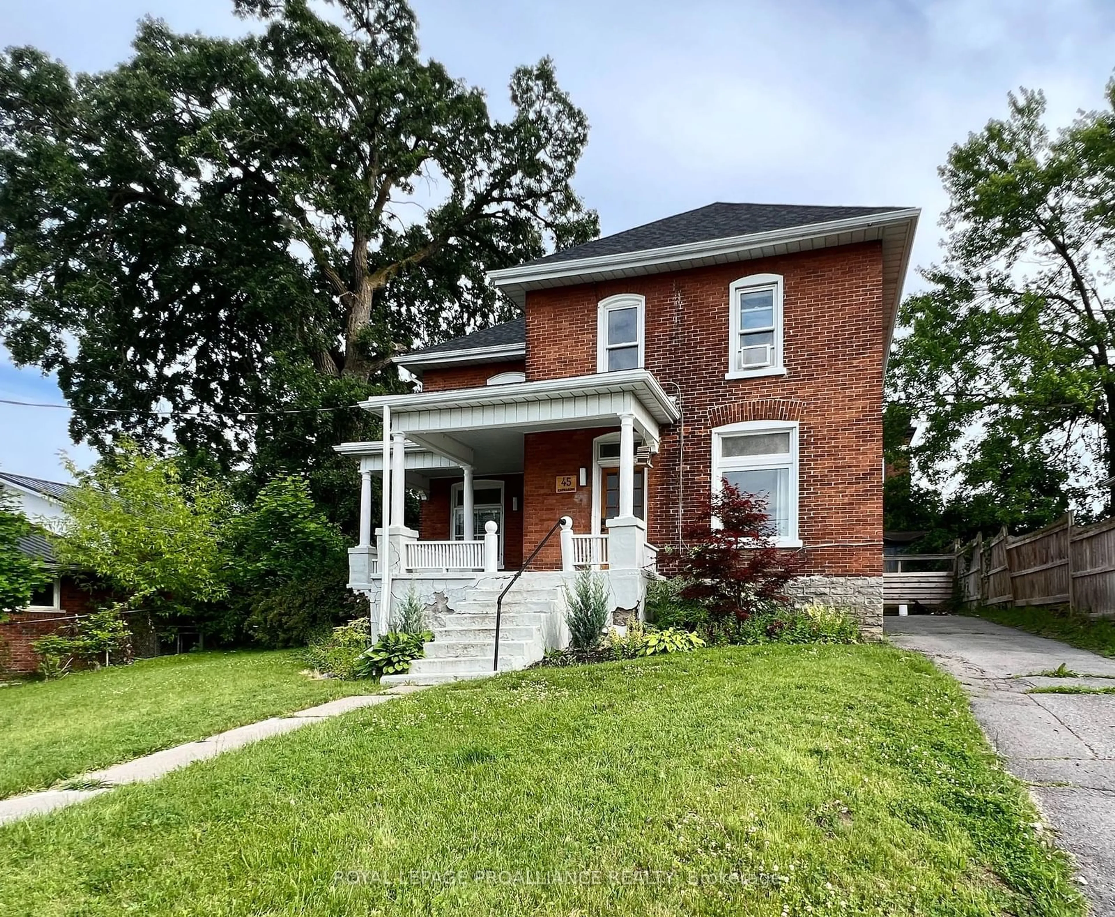 Home with brick exterior material for 45 Catharine St, Belleville Ontario K8P 1L6