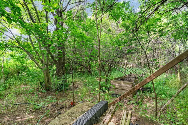 Additional property image - 845 Collinson Rd