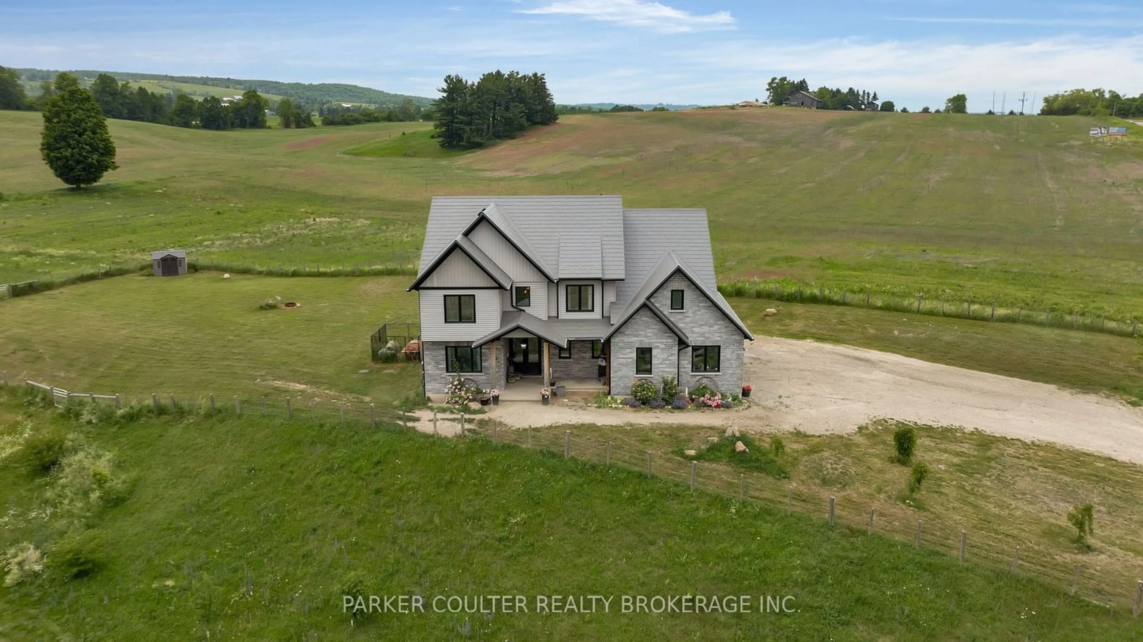 Frontside or backside of a home for 938666 Airport Rd, Mulmur Ontario L9V 0M1