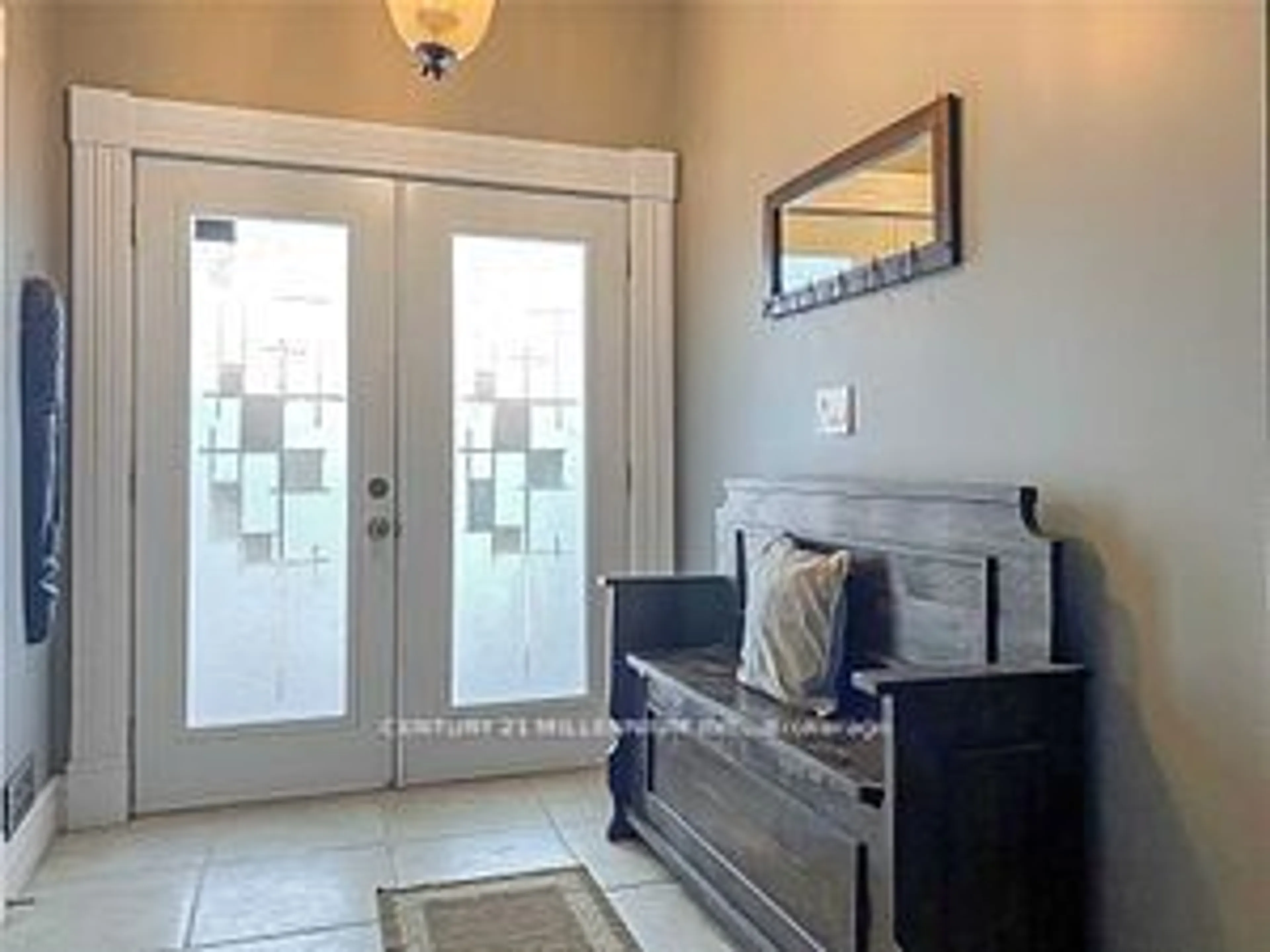 Indoor entryway for 856 CONCESSION 5, Hamilton Ontario L0R 2H2