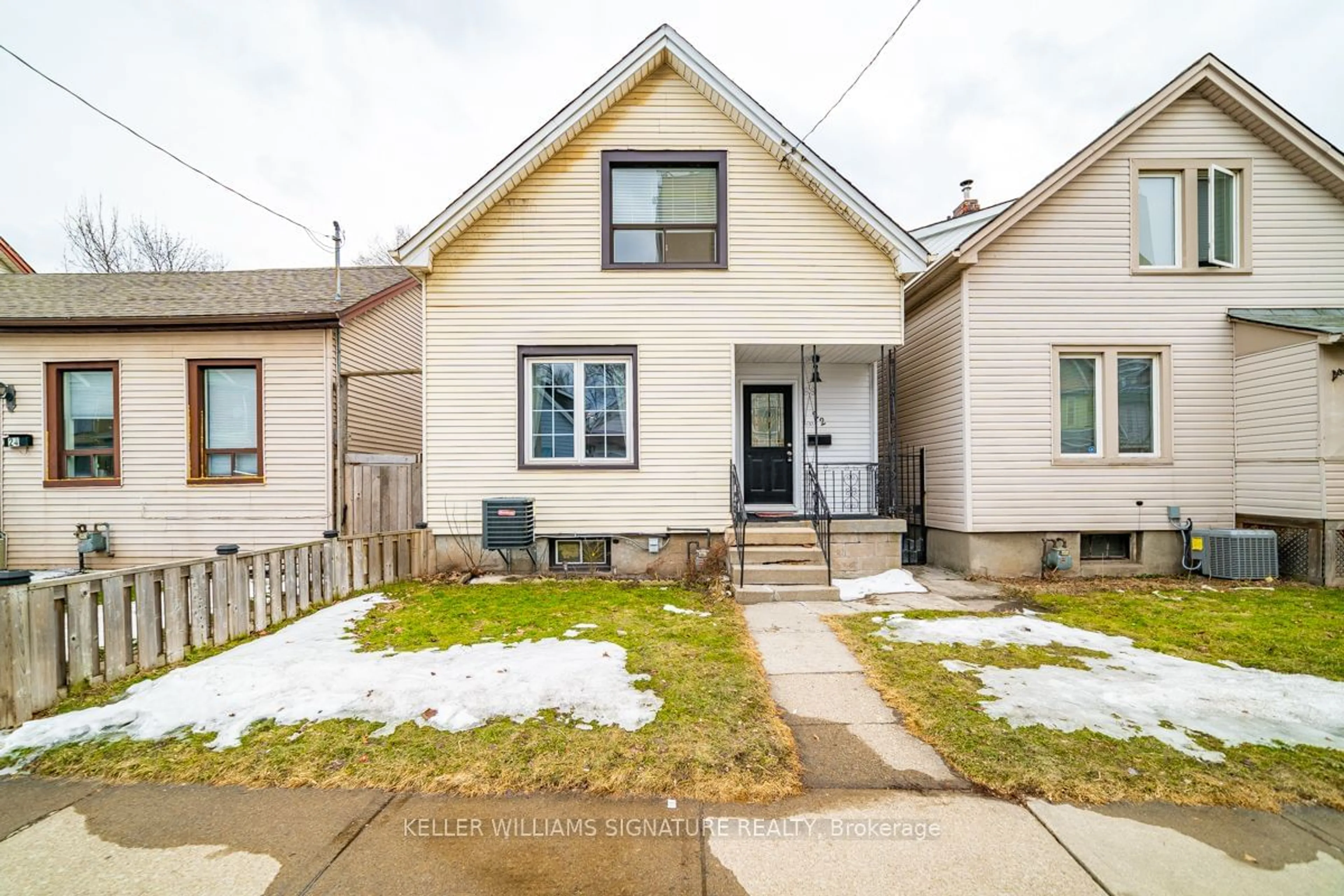 Frontside or backside of a home for 22 Harvey St, Hamilton Ontario L8L 2L8