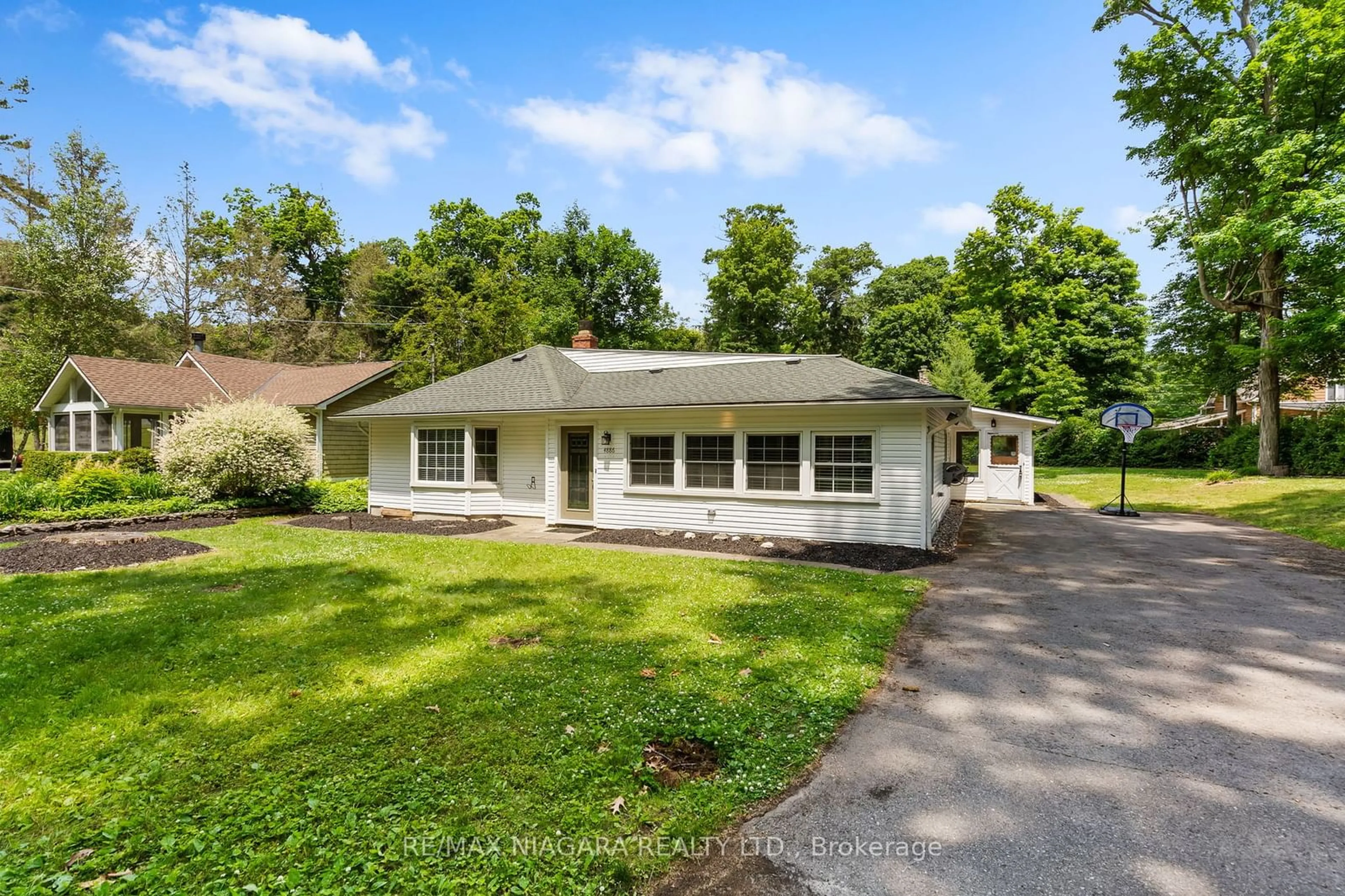 Frontside or backside of a home for 4886 Boughman Lane, Fort Erie Ontario L0S 1N0