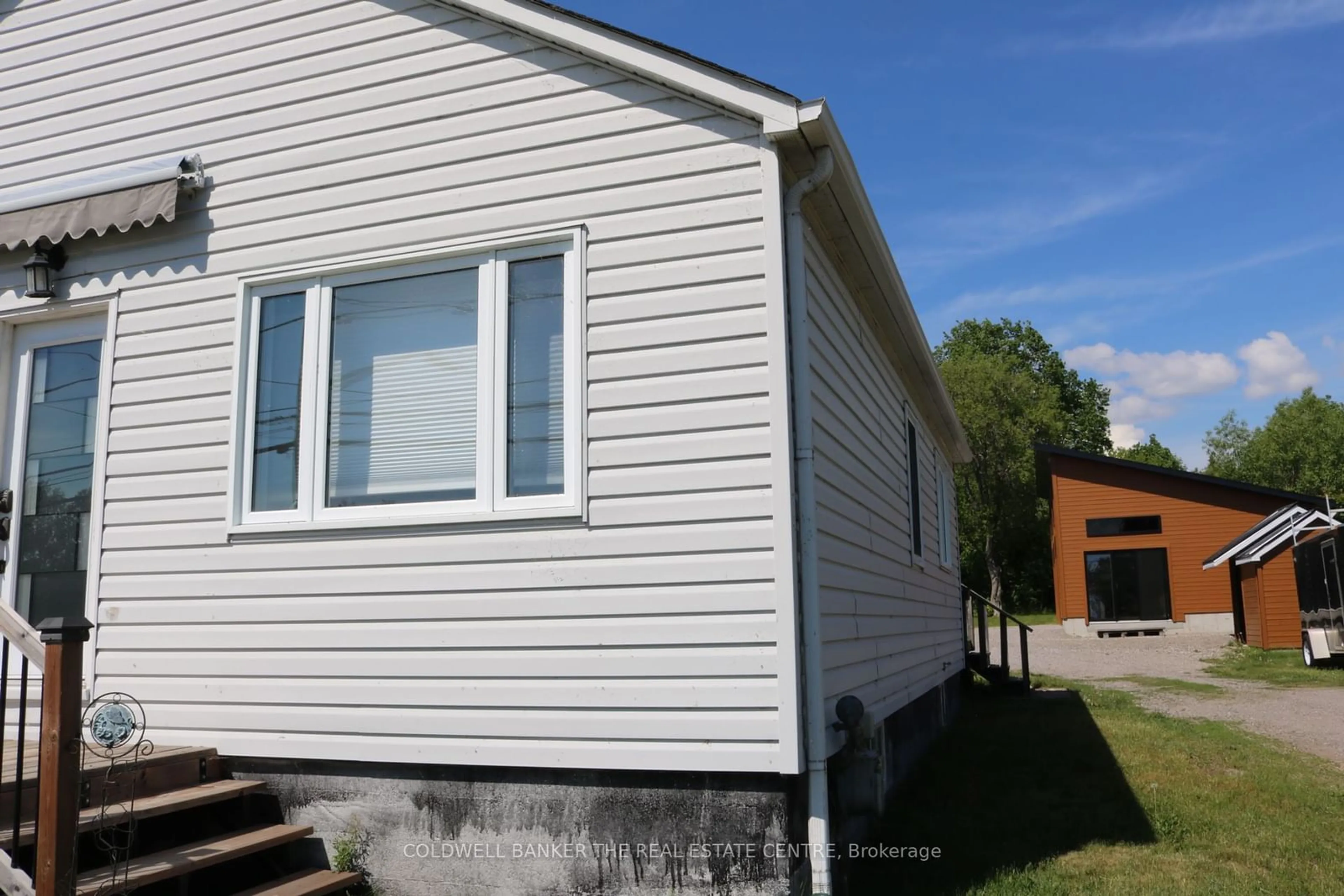 Frontside or backside of a home for 1558 Main St, North Bay Ontario P1B 2X3