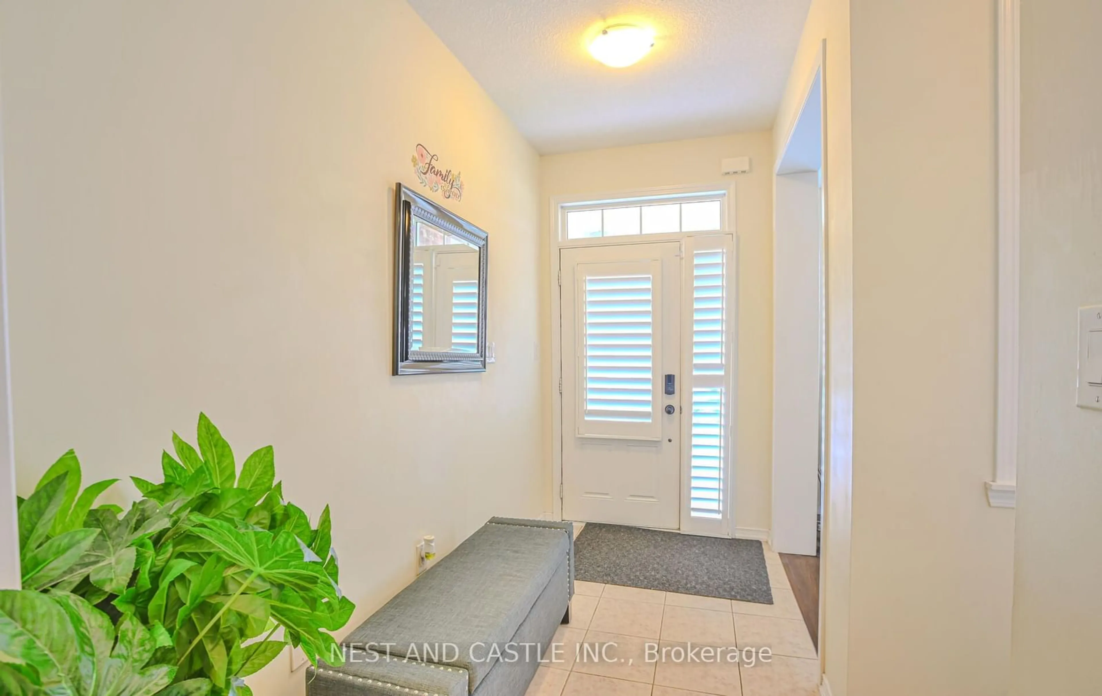 Indoor entryway for 71 Cook St, Hamilton Ontario L0R 1C0