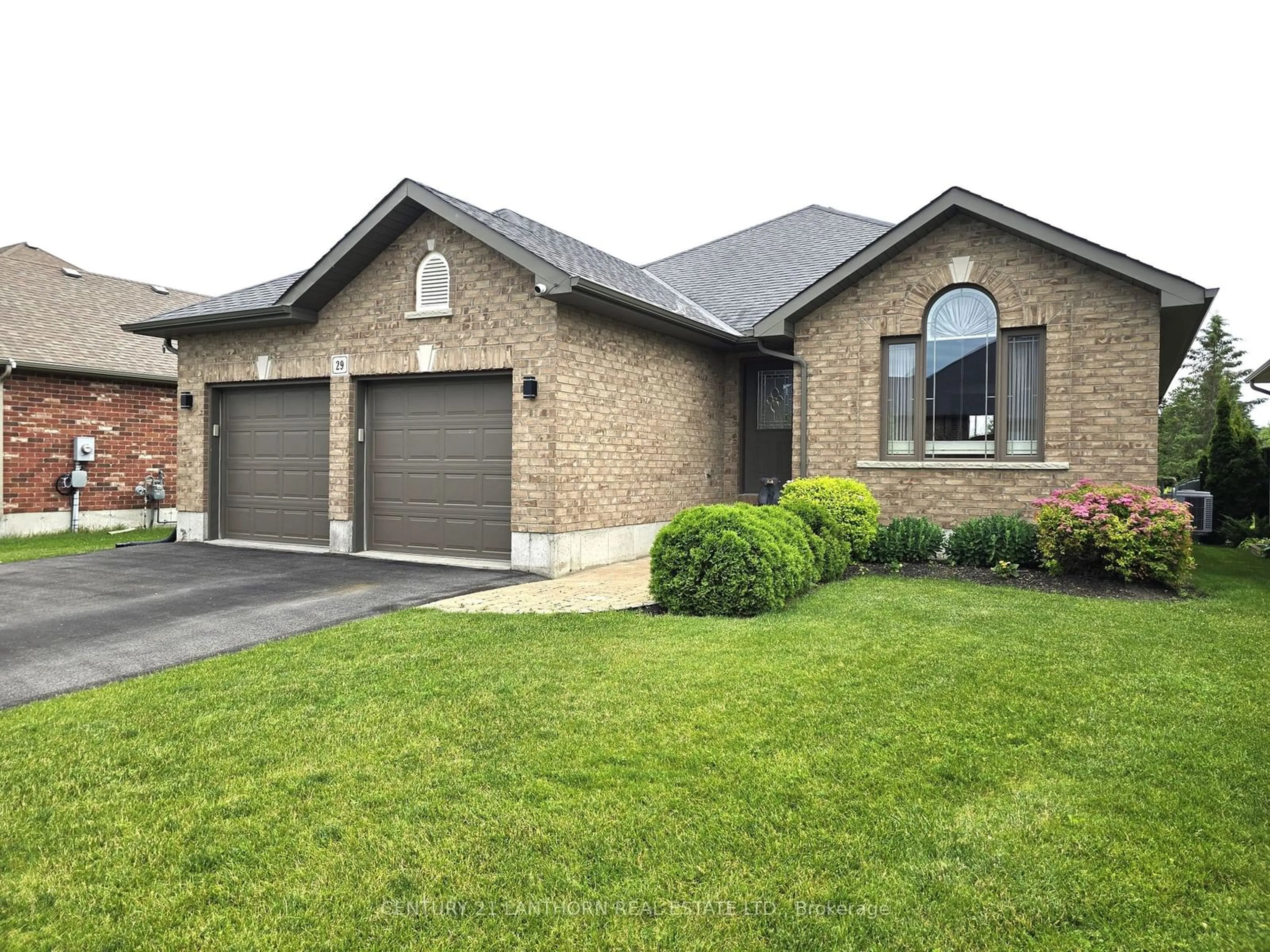 Frontside or backside of a home for 29 Cavendish Dr, Belleville Ontario K8N 0C2