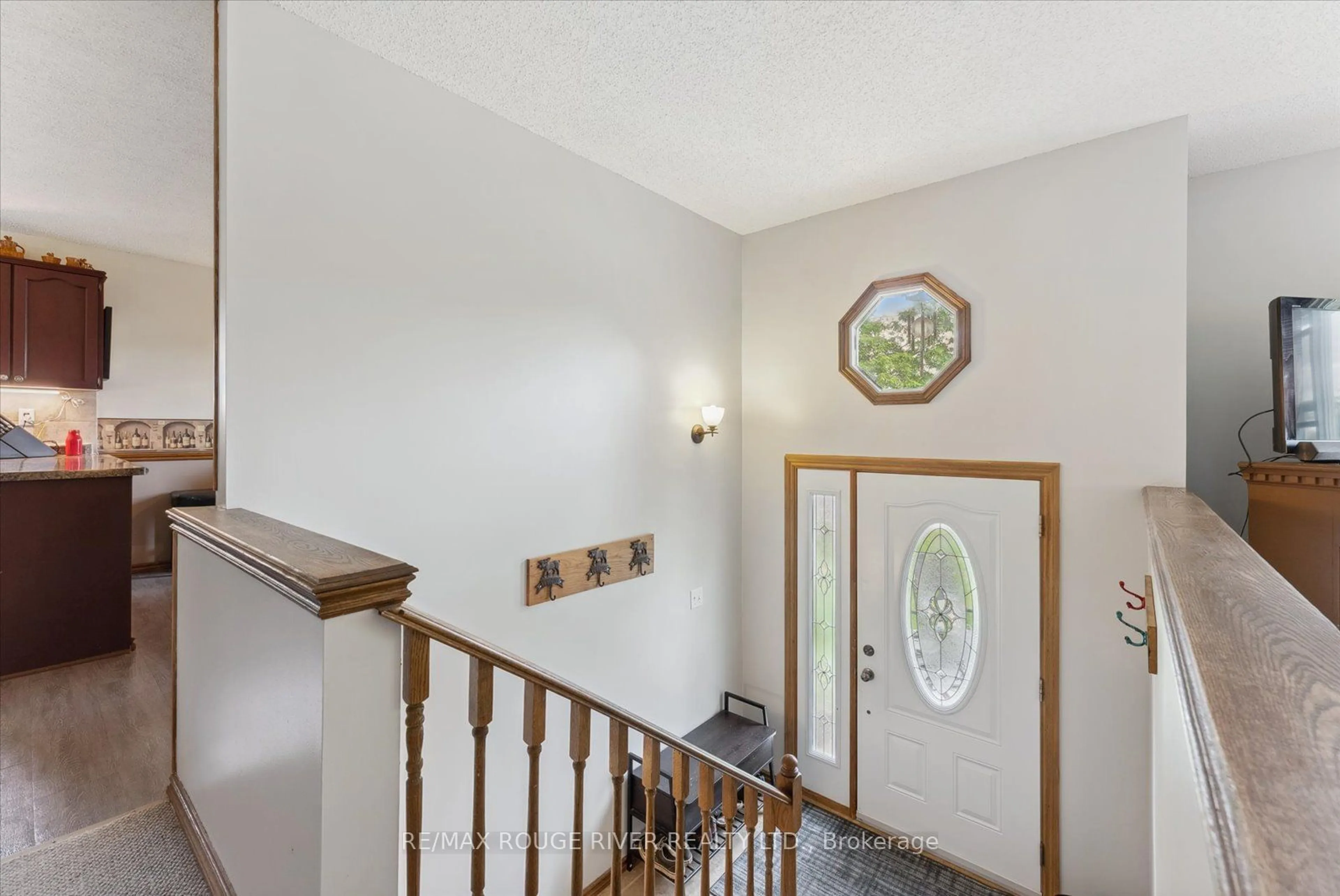 Indoor foyer for 20 Crawford Dr, Marmora and Lake Ontario K0K 2M0