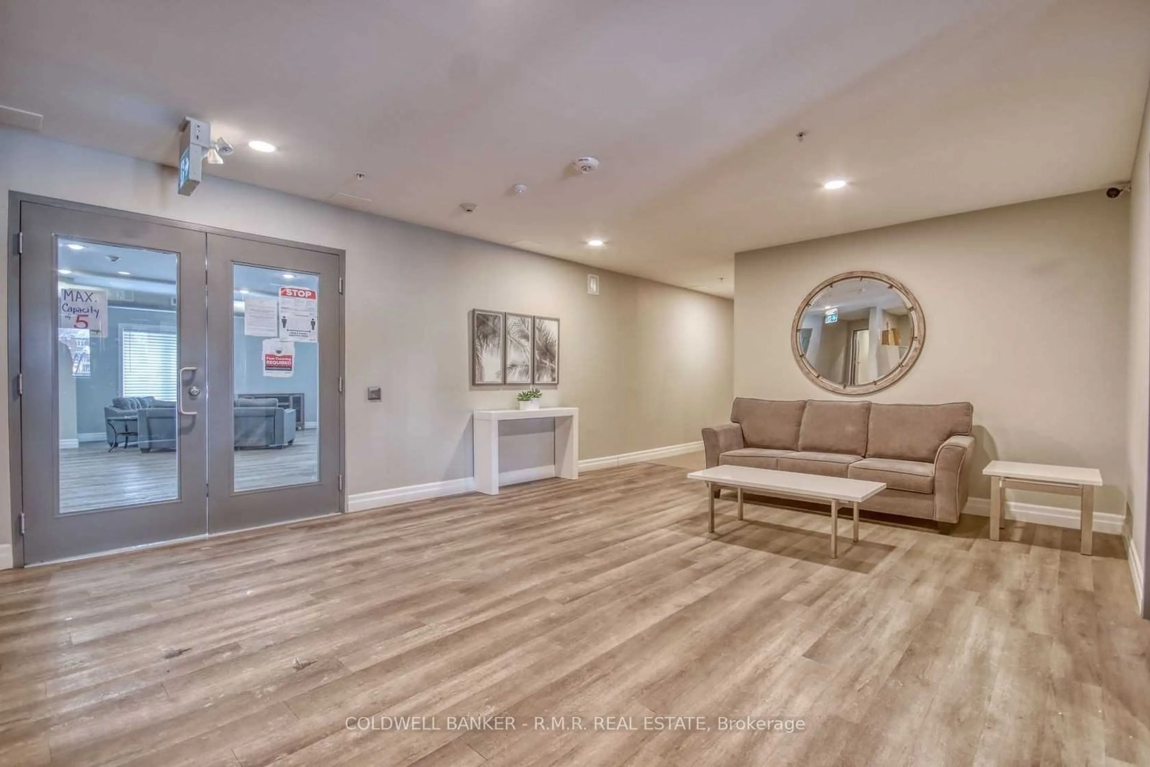 Indoor foyer for 501 Frontenac St #409, Kingston Ontario K7K 4L9