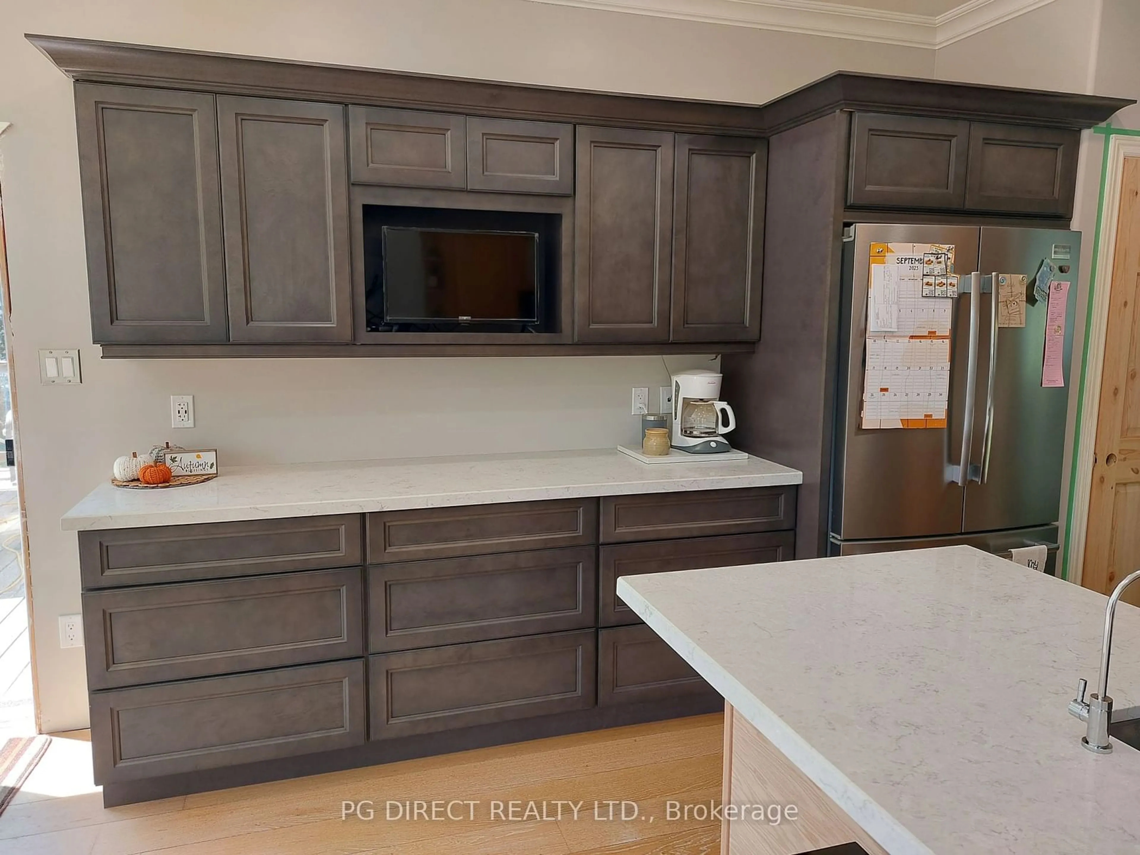 Contemporary kitchen for 290 McClennan Dr, Smith-Ennismore-Lakefield Ontario K0L 1T0
