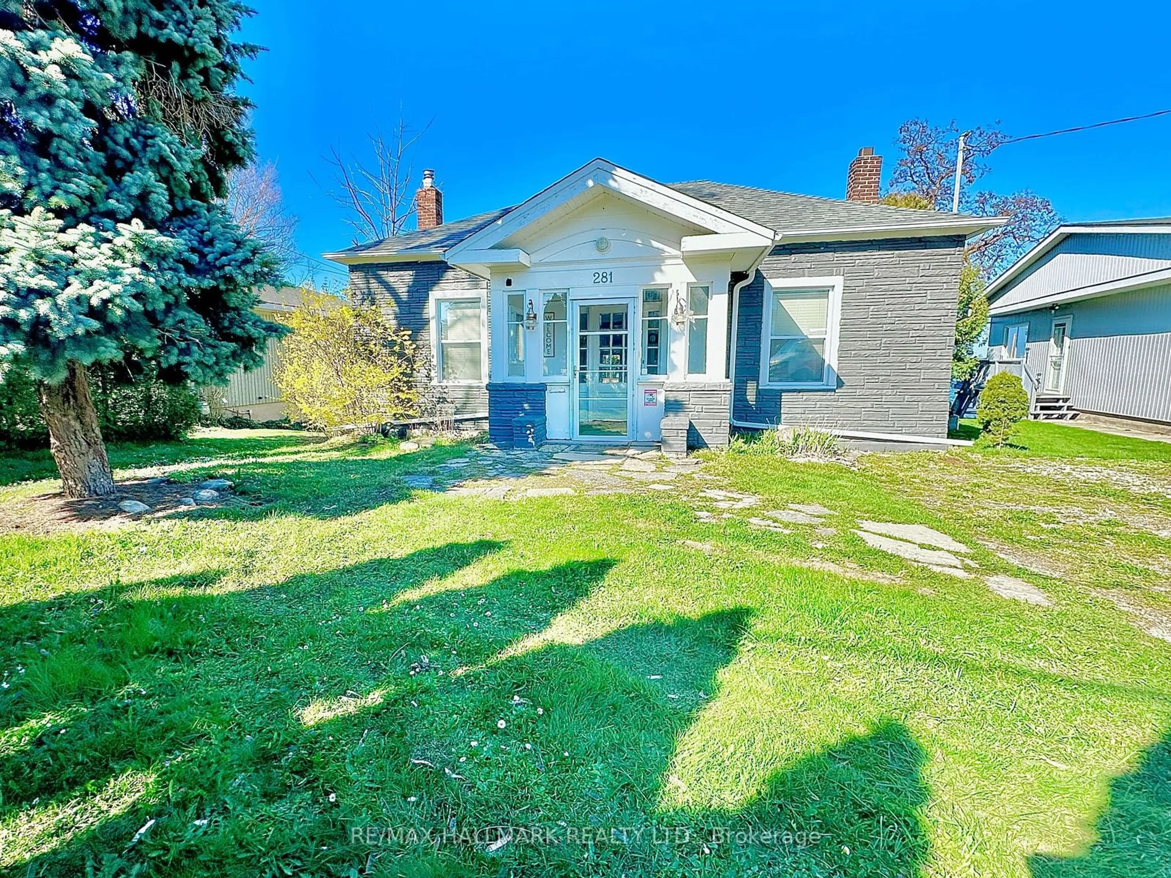 Frontside or backside of a home, cottage for 281 Sykes St, Meaford Ontario N4L 1H9