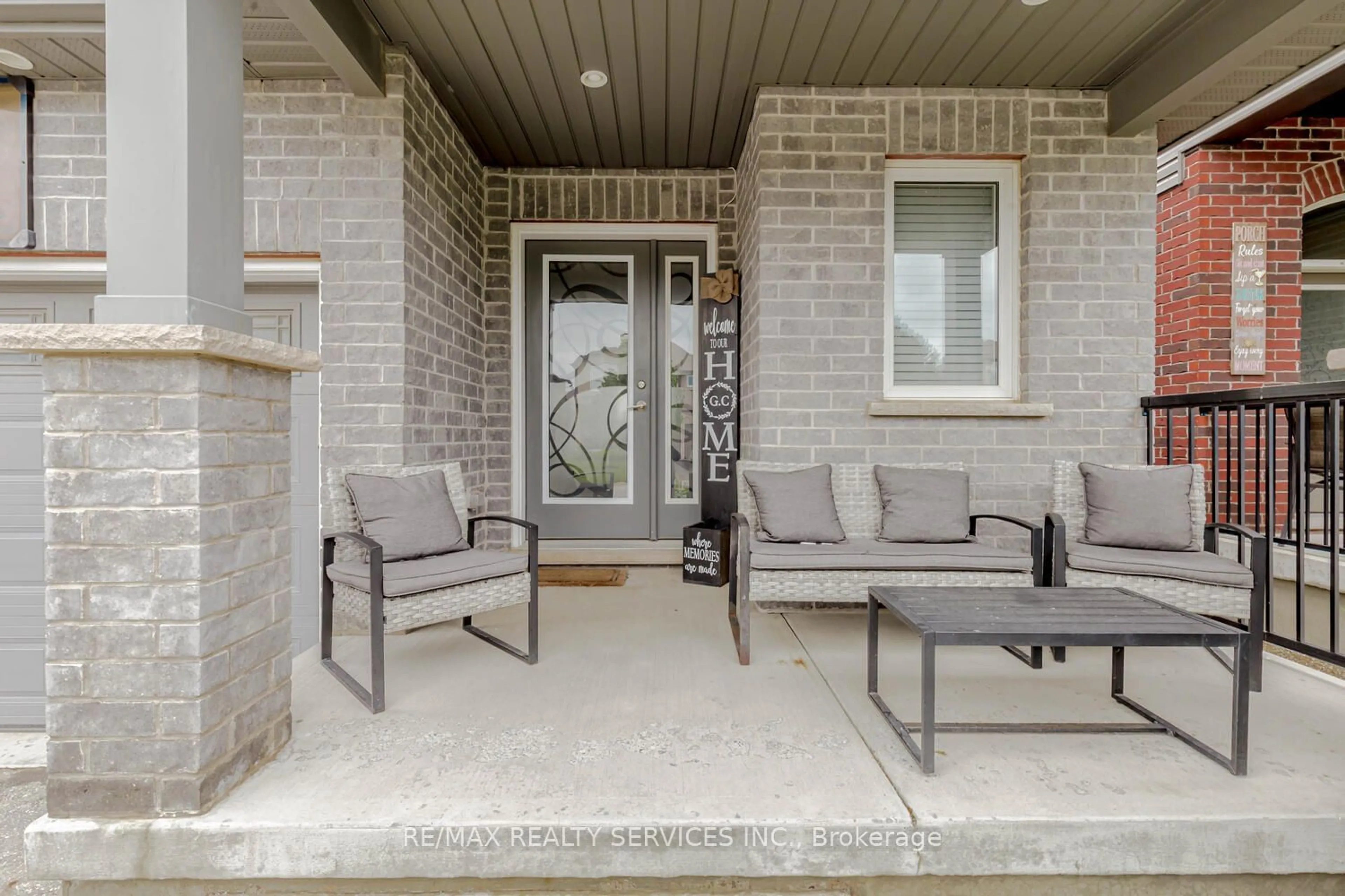 Patio for 22 Mcintyre Lane, East Luther Grand Valley Ontario L9W 6W3