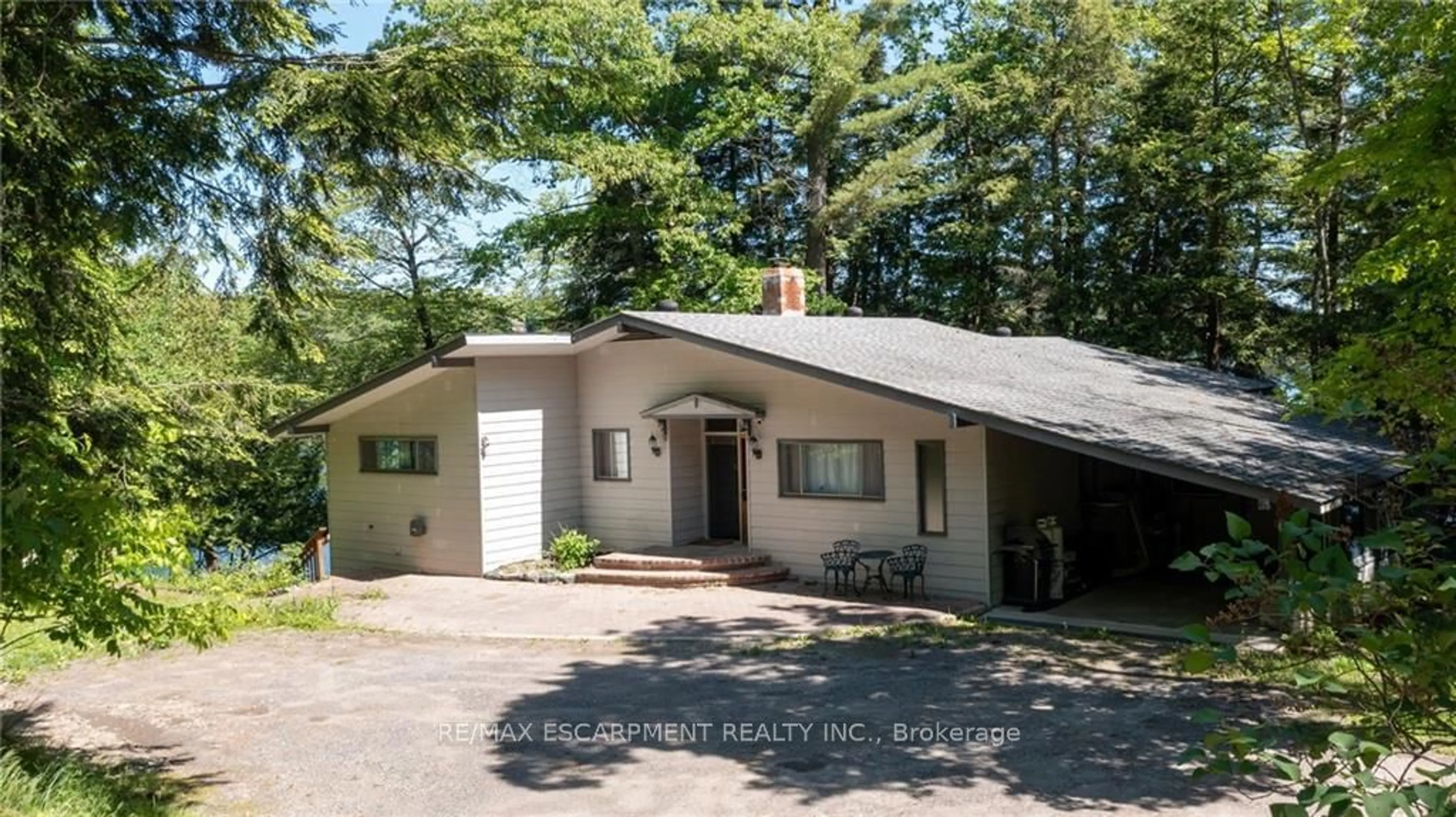 Frontside or backside of a home for 6 Darling Dr, Muskoka Lakes Ontario P0B 1J0