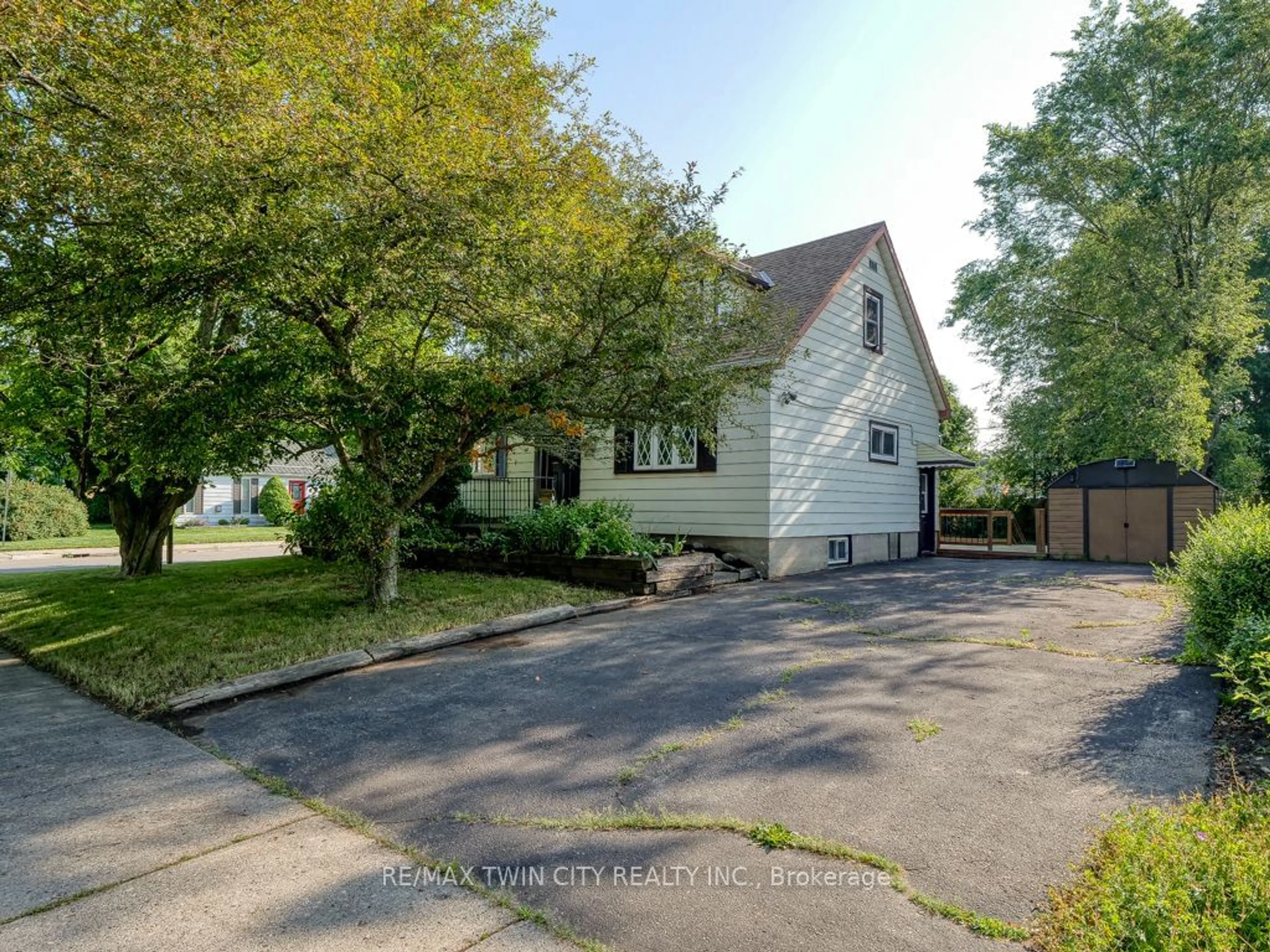 Frontside or backside of a home for 36 Lyman St, London Ontario N5Y 1M4