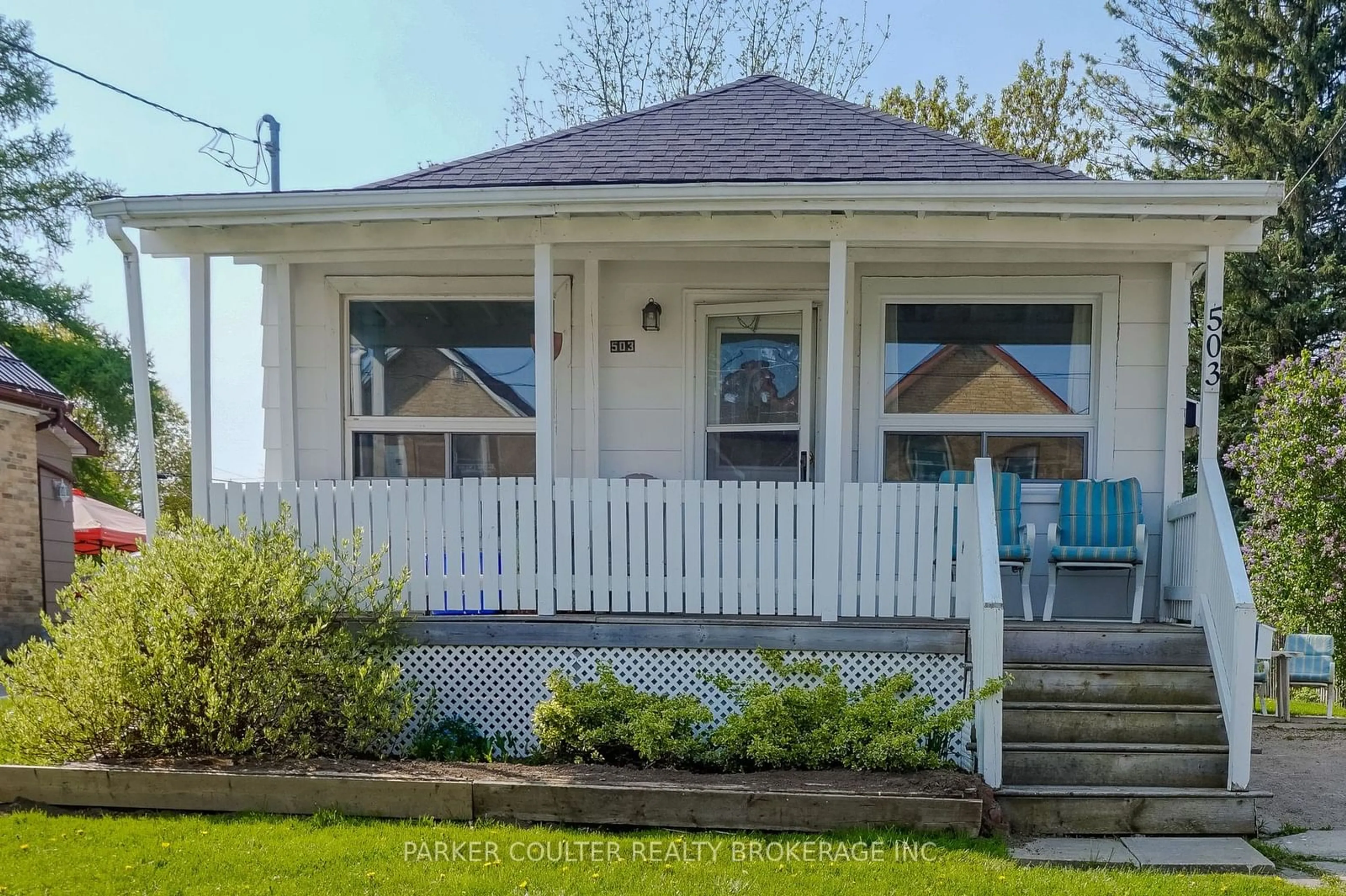 Home with vinyl exterior material, street for 503 12th St, Hanover Ontario N4N 1W1