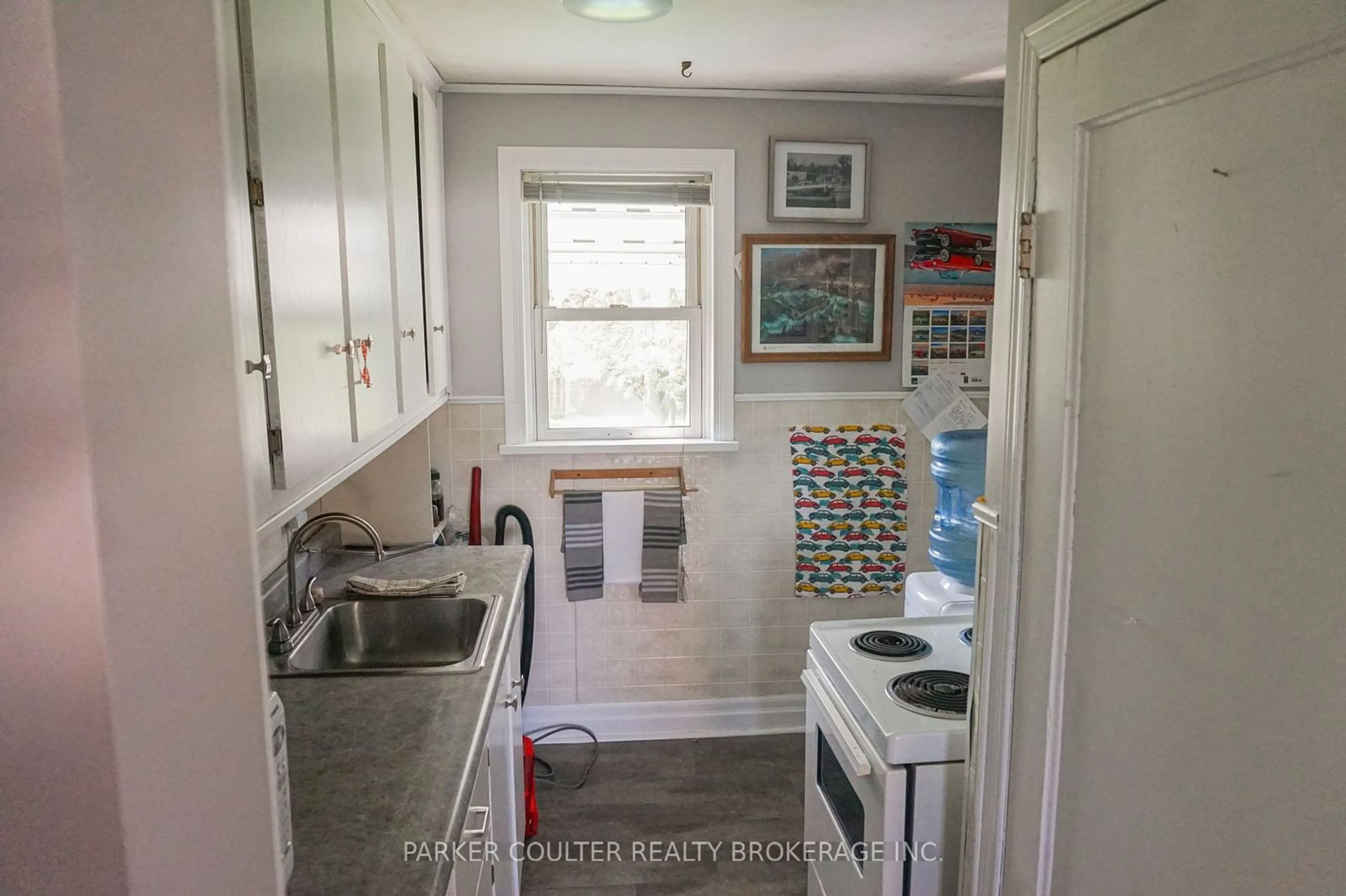 Unknown for 503 12th St, Hanover Ontario N4N 1W1