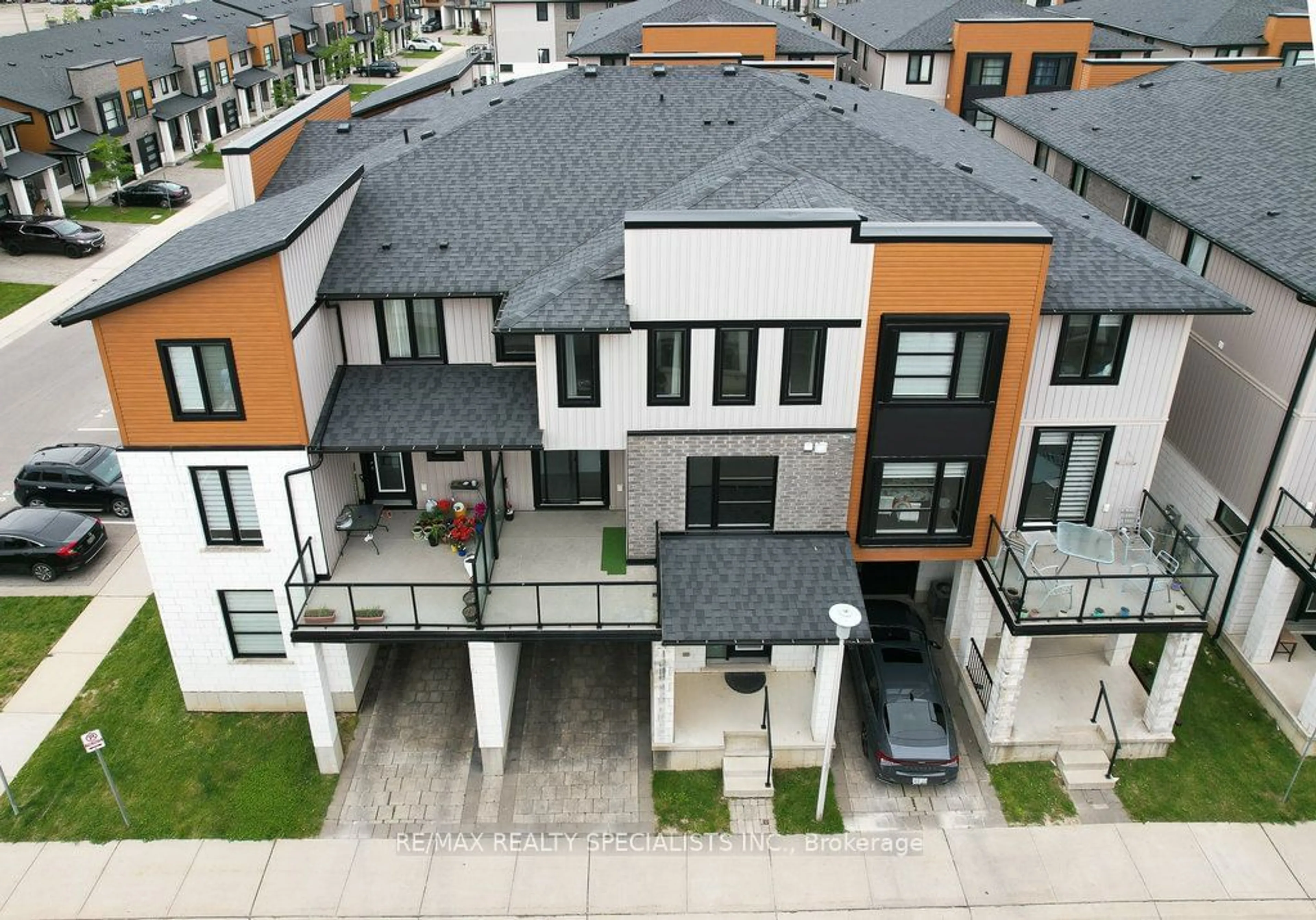 A pic from exterior of the house or condo for 966 Battery Park #115, London Ontario N6H 0J7